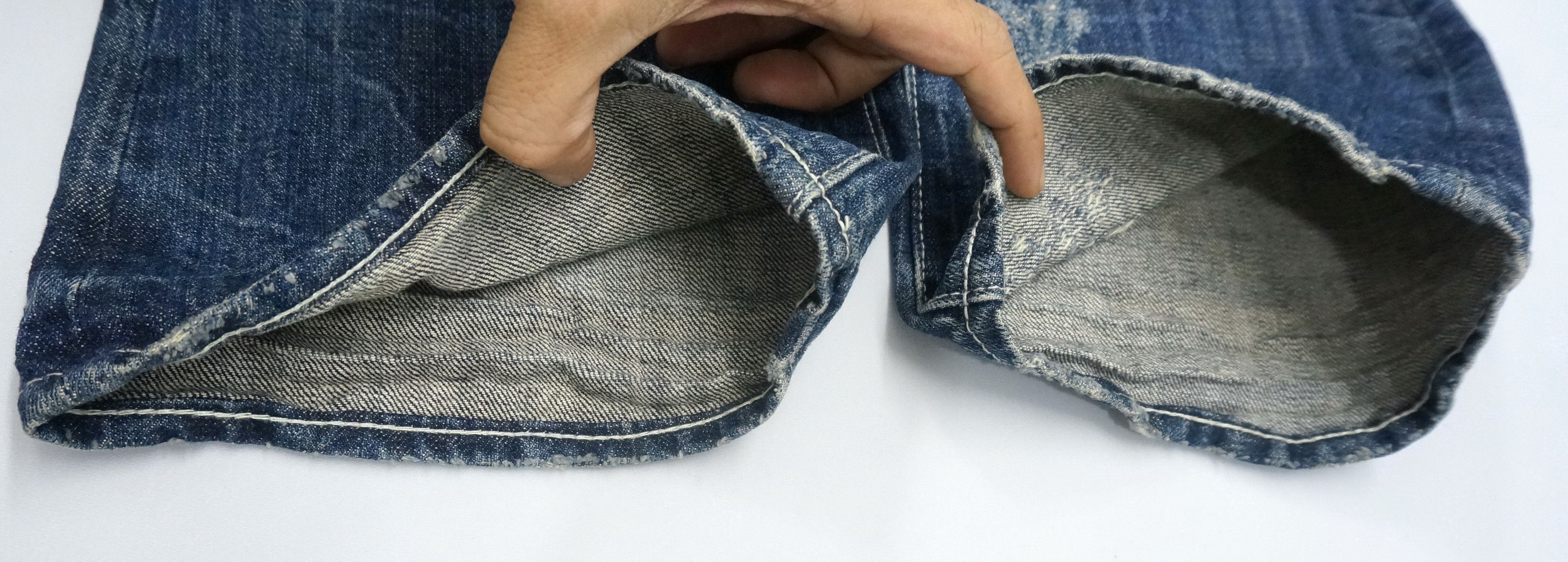 Japanese Brand Flared VTG 🔥 CAVARIA Japan Distressed Ripped Jeans Size US 29 - 20 Thumbnail