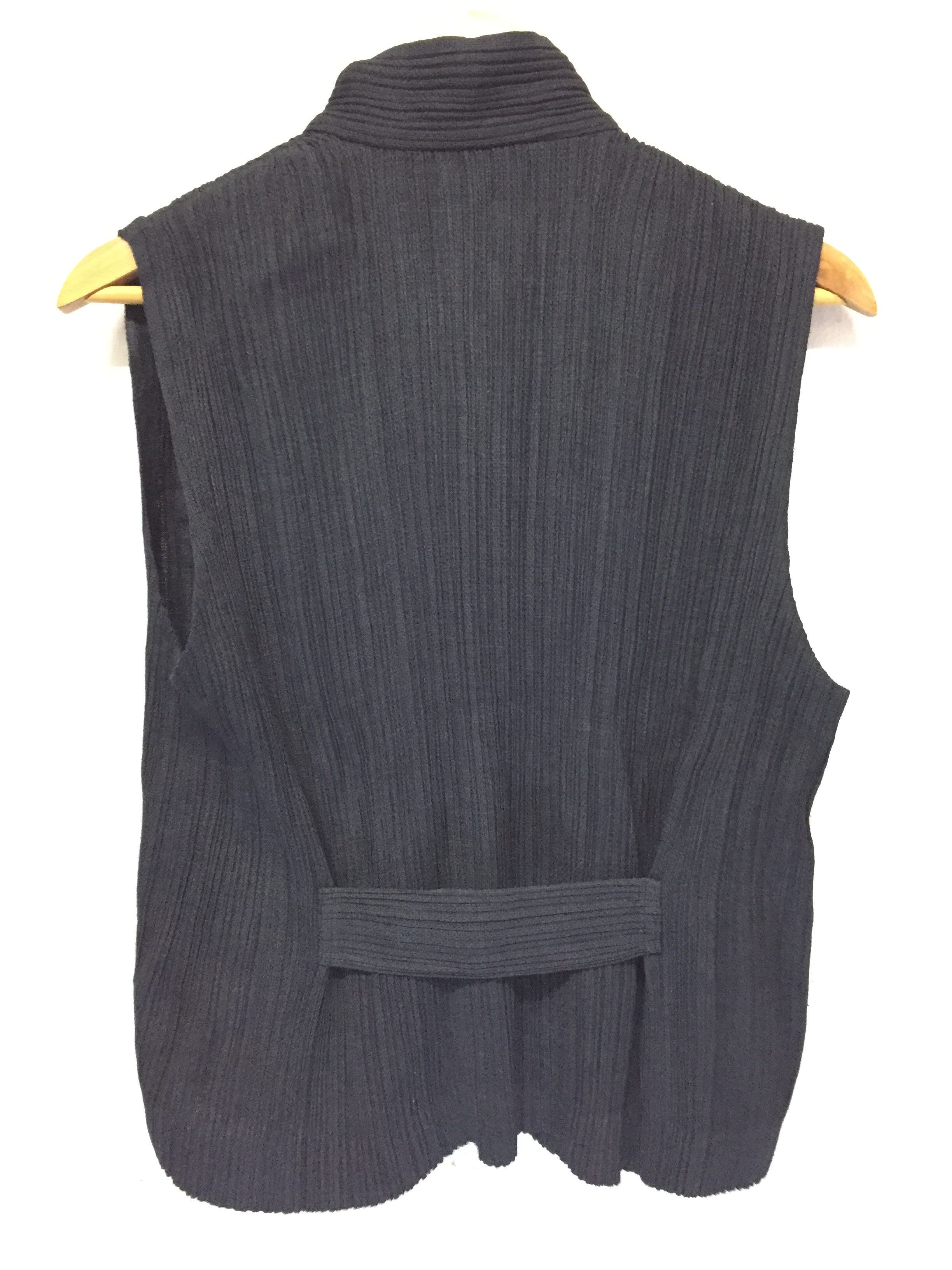 Issey Miyake 90's issey miyake pleats please vest Size US S / EU 44-46 / 1 - 6 Thumbnail
