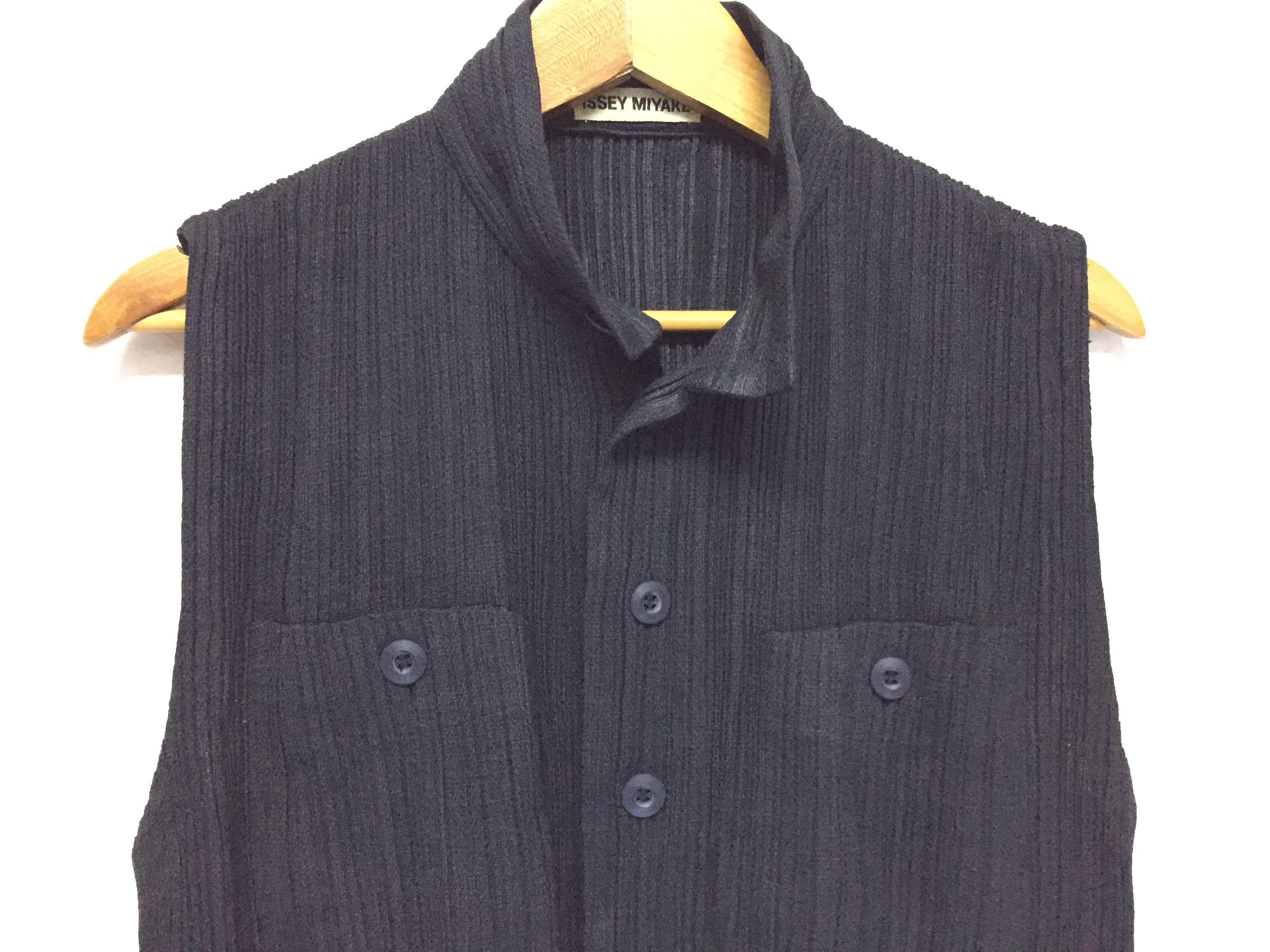 Issey Miyake 90's issey miyake pleats please vest Size US S / EU 44-46 / 1 - 3 Thumbnail