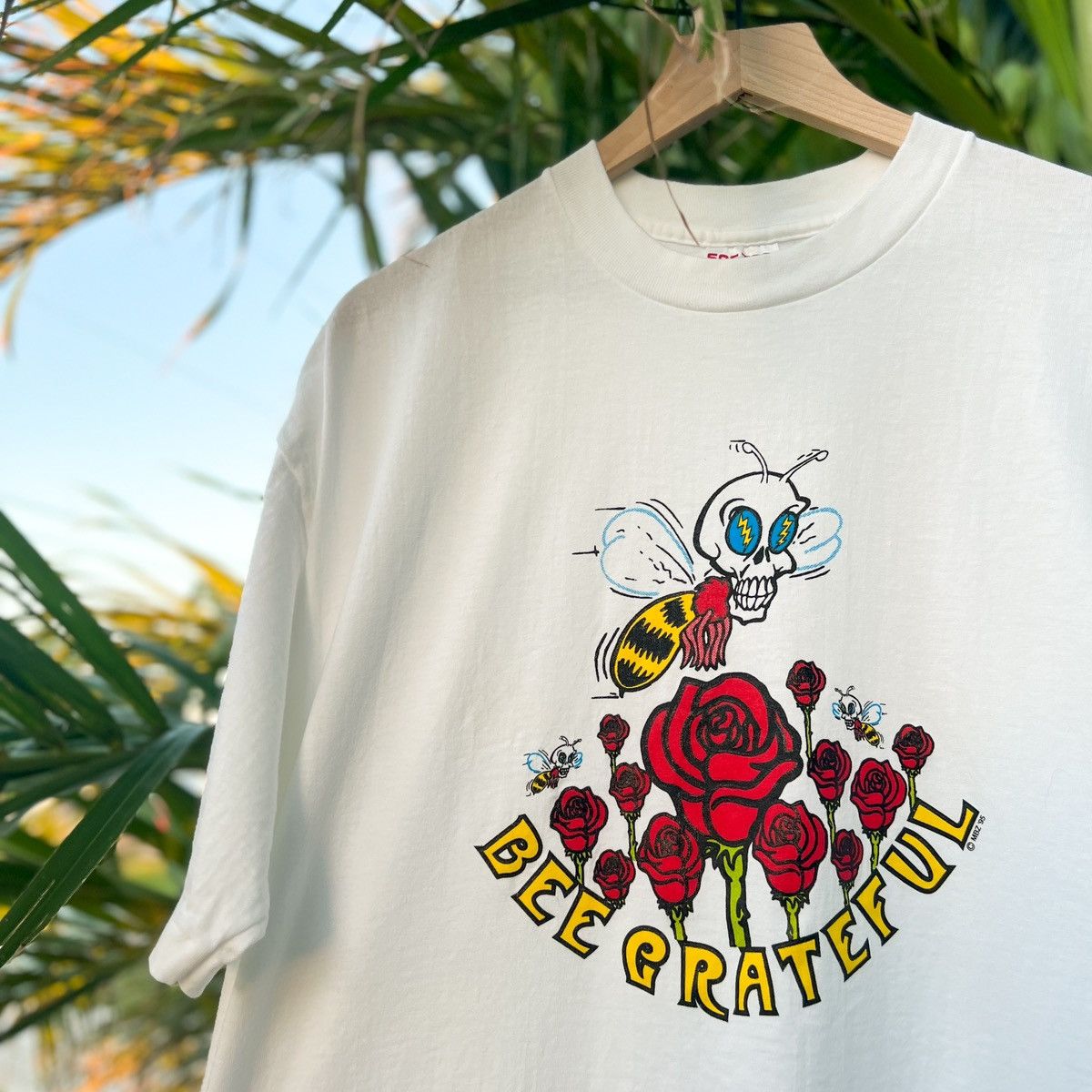 Band Tees Vintage VERY RARE 1995 Bee Grateful Dead Parking Lot Tee Size US XL / EU 56 / 4 - 1 Thumbnail