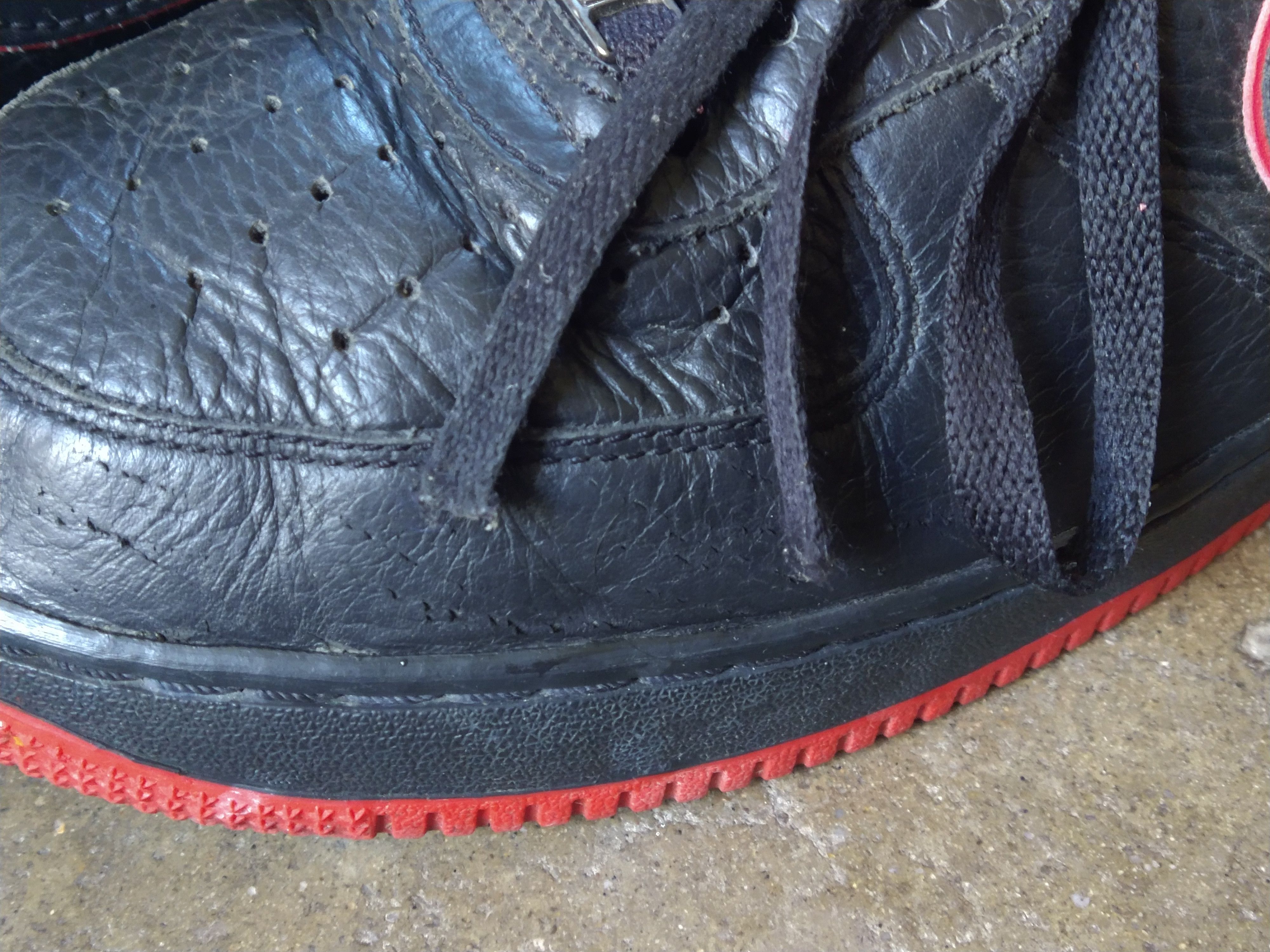 Nike Nike Air Force 1 Size 11.5 Black Red Leather Low Tops 2011 Size US 11.5 / EU 44-45 - 10 Thumbnail