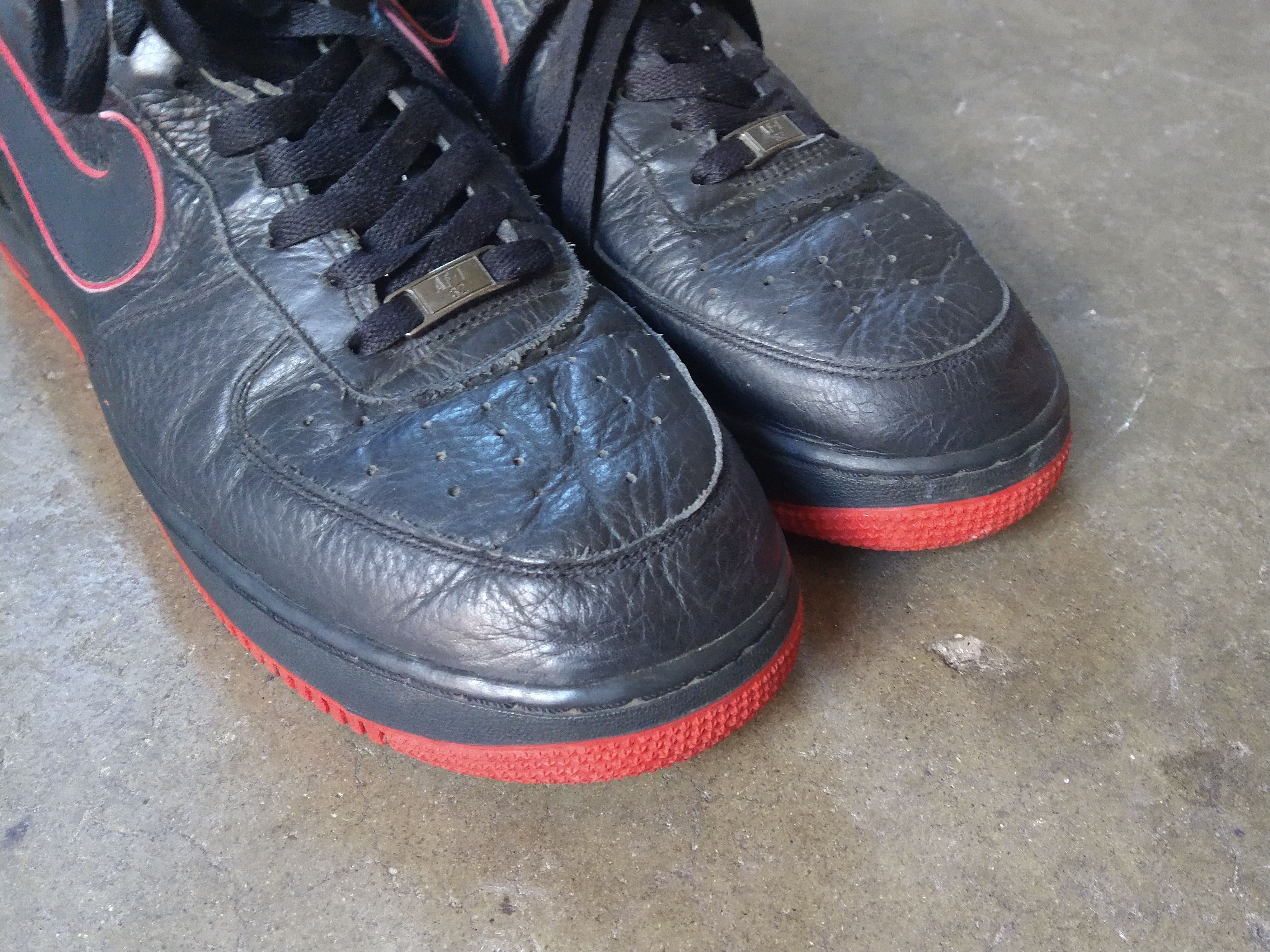 Nike Nike Air Force 1 Size 11.5 Black Red Leather Low Tops 2011 Size US 11.5 / EU 44-45 - 3 Thumbnail