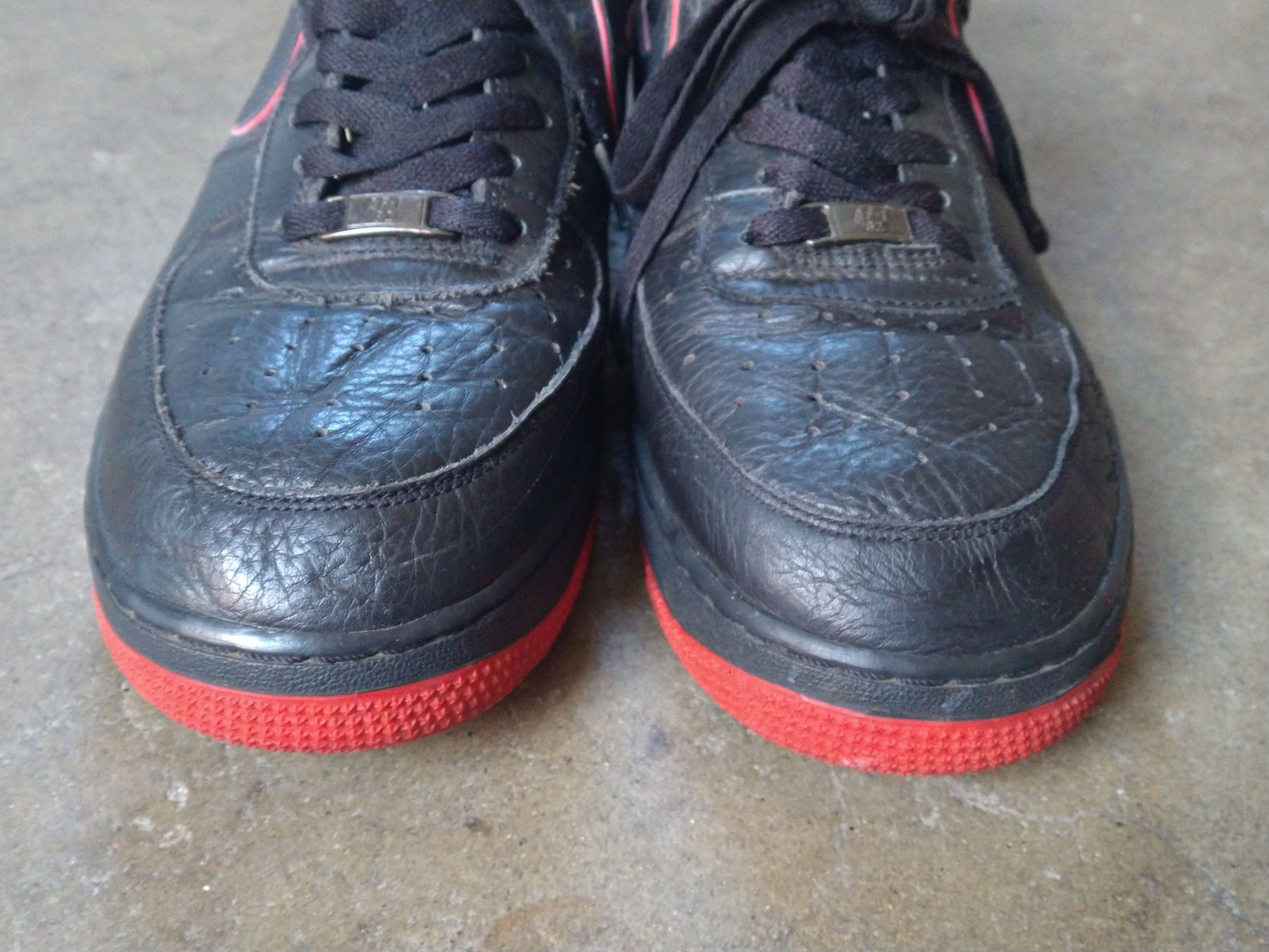 Nike Nike Air Force 1 Size 11.5 Black Red Leather Low Tops 2011 Size US 11.5 / EU 44-45 - 5 Thumbnail