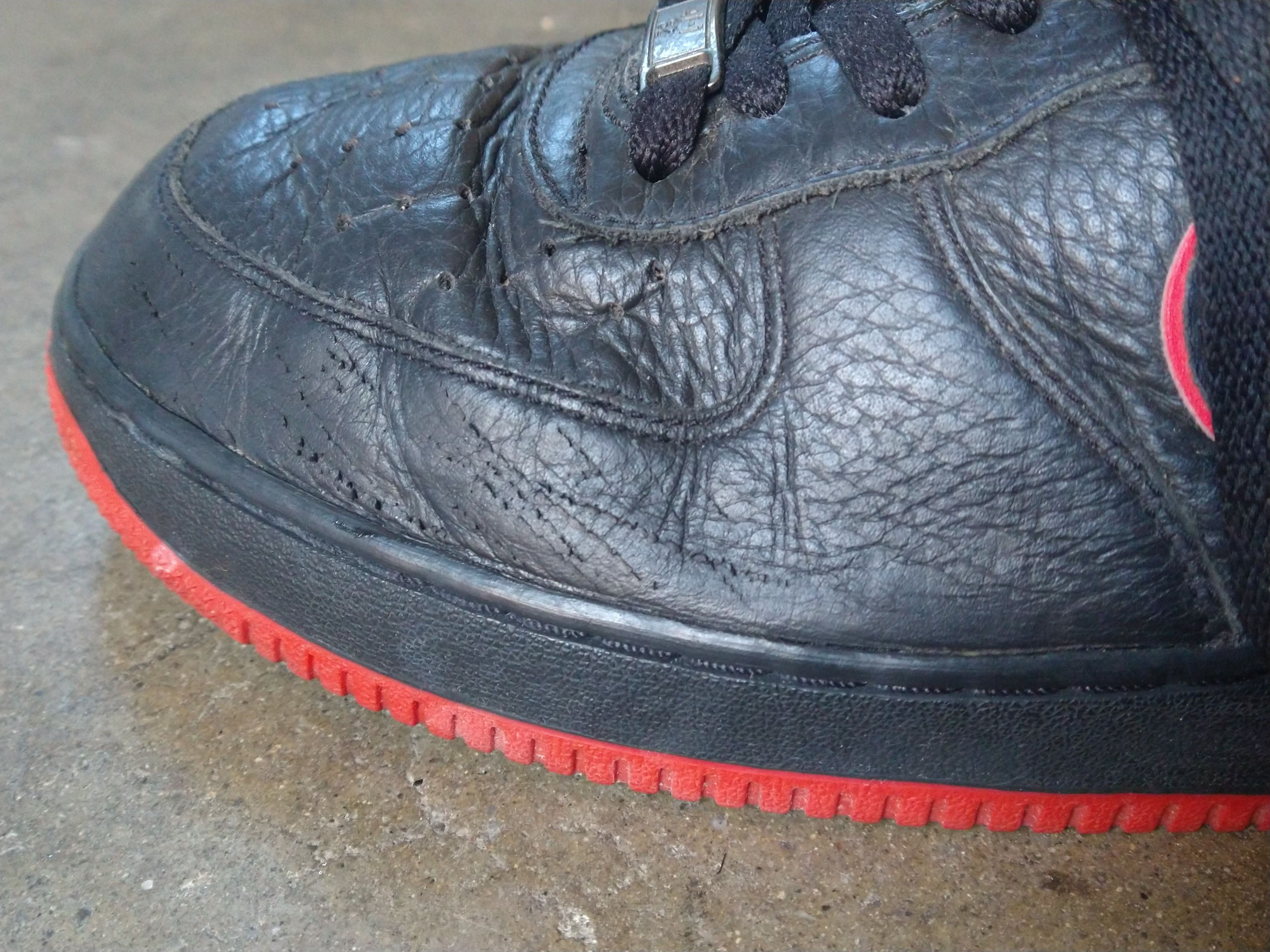 Nike Nike Air Force 1 Size 11.5 Black Red Leather Low Tops 2011 Size US 11.5 / EU 44-45 - 9 Thumbnail