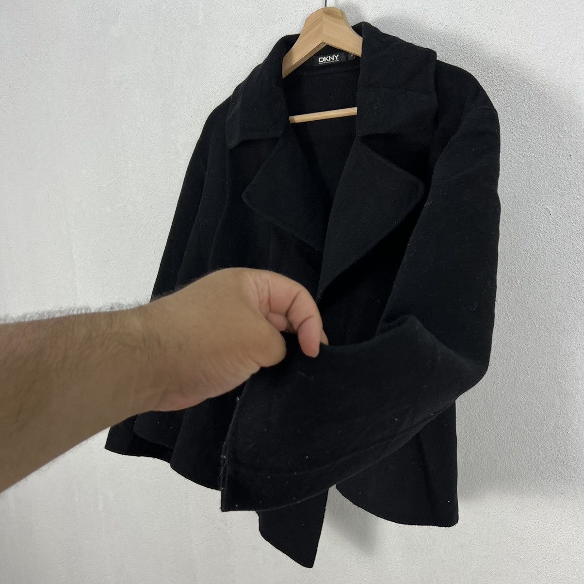 DKNY ULTIMATE BLACK CROPPED JACKET DLNY AVANT GARDE DESIGN Size US M / EU 48-50 / 2 - 5 Thumbnail
