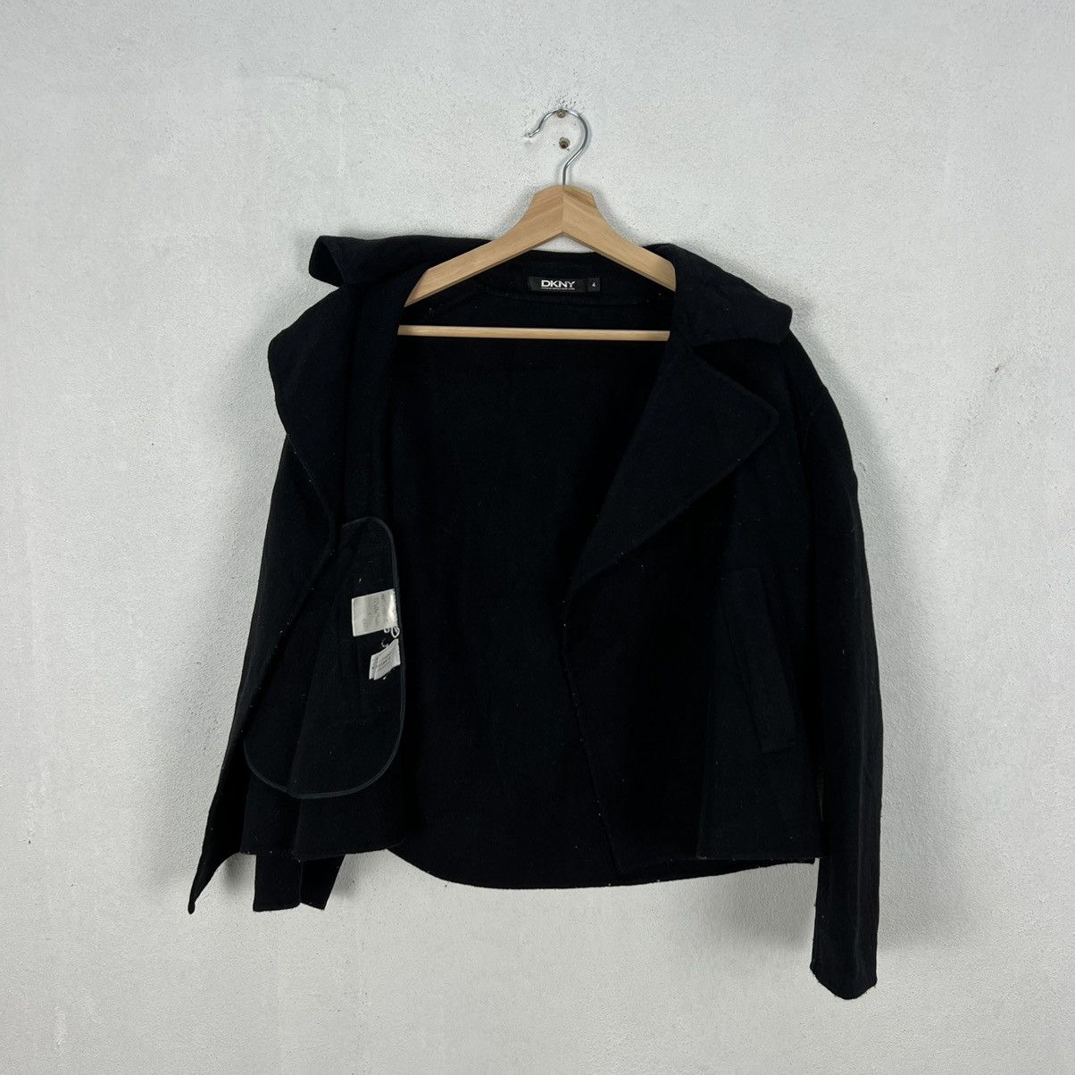 DKNY ULTIMATE BLACK CROPPED JACKET DLNY AVANT GARDE DESIGN Size US M / EU 48-50 / 2 - 9 Thumbnail