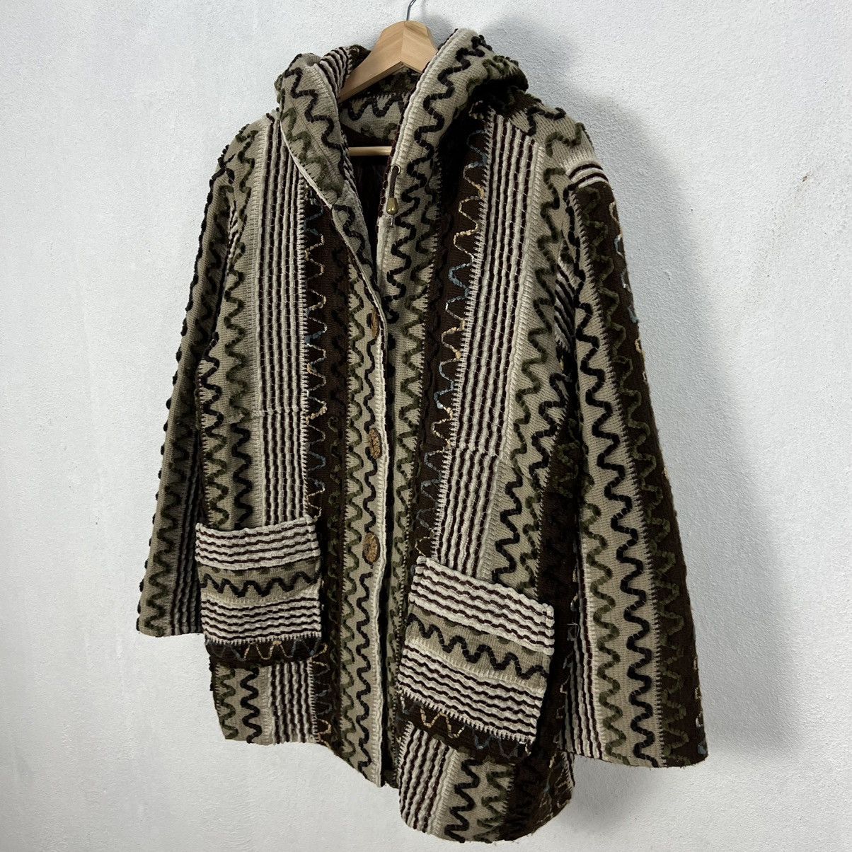 Japanese Brand VINTAGE NAVAJO DESIGN STYLE HOODIE JACKET Size US M / EU 48-50 / 2 - 2 Thumbnail