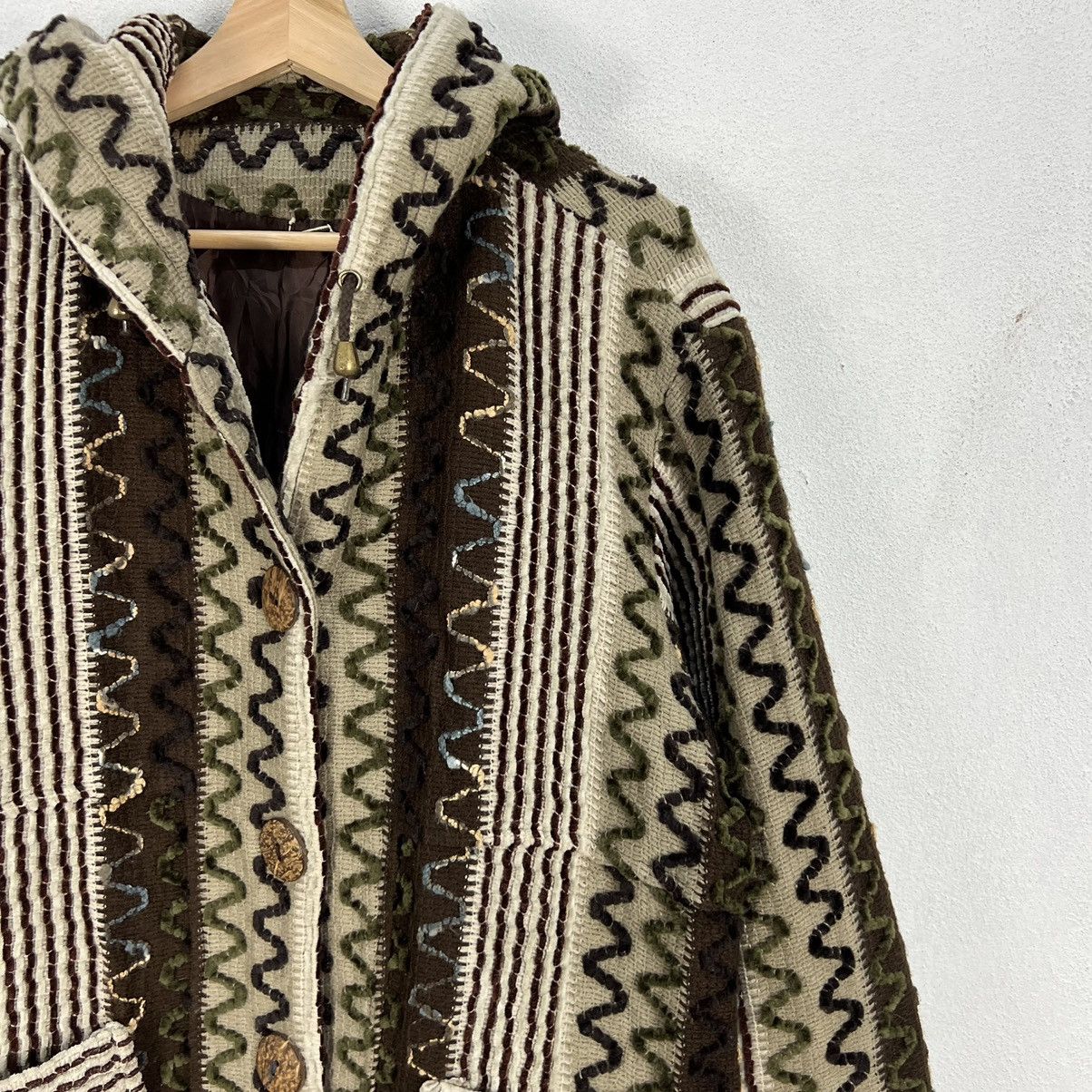 Japanese Brand VINTAGE NAVAJO DESIGN STYLE HOODIE JACKET Size US M / EU 48-50 / 2 - 6 Thumbnail