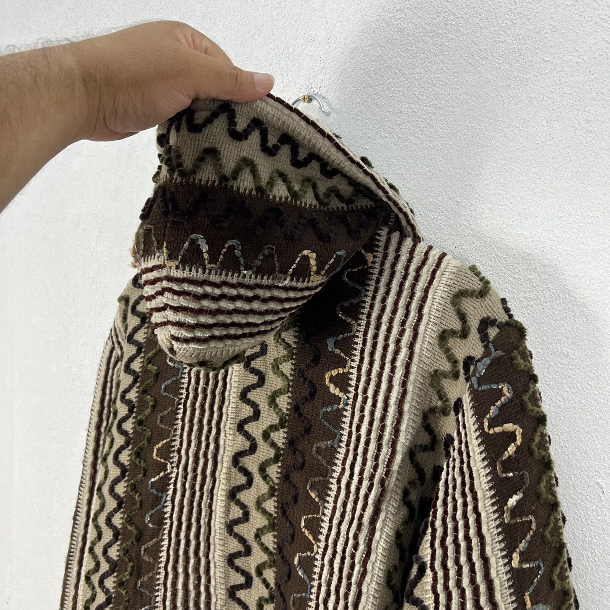 Japanese Brand VINTAGE NAVAJO DESIGN STYLE HOODIE JACKET Size US M / EU 48-50 / 2 - 10 Thumbnail