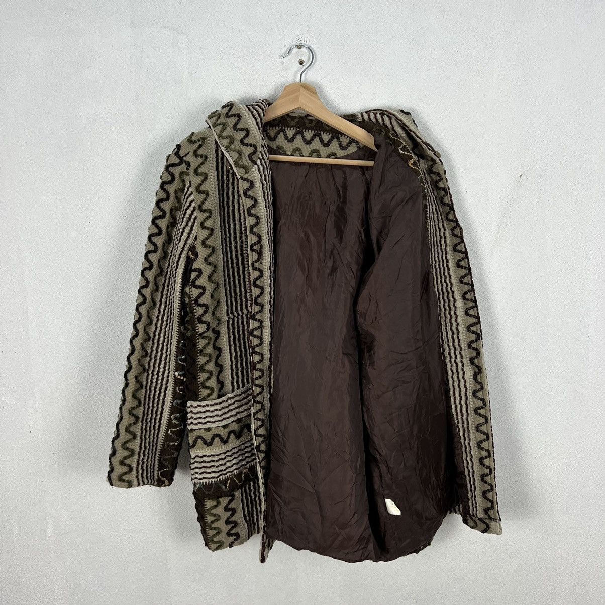 Japanese Brand VINTAGE NAVAJO DESIGN STYLE HOODIE JACKET Size US M / EU 48-50 / 2 - 11 Thumbnail