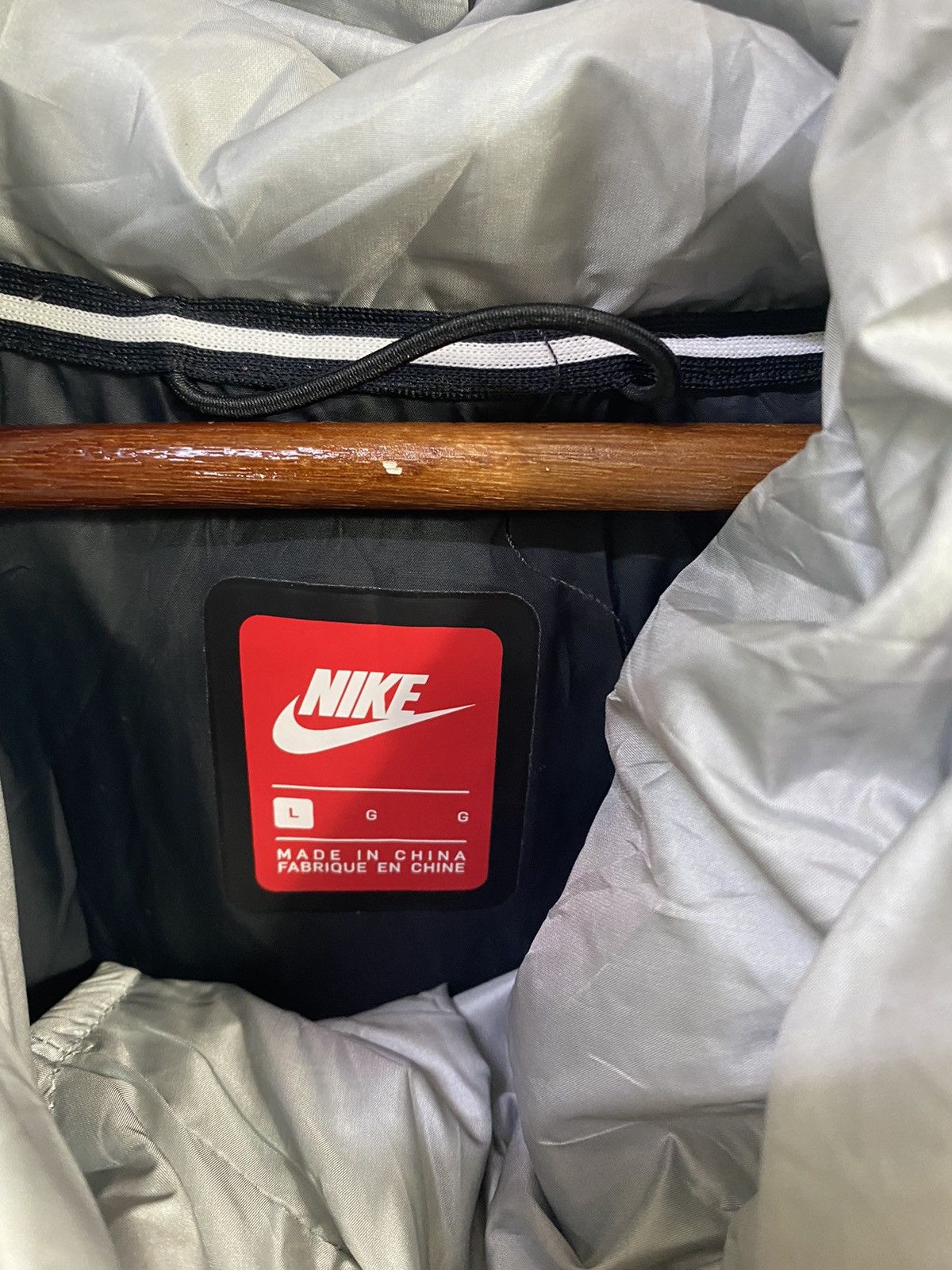 Nike Nike Puffer Jacket Rare Design With Hoodies Small Logo Size US M / EU 48-50 / 2 - 3 Thumbnail
