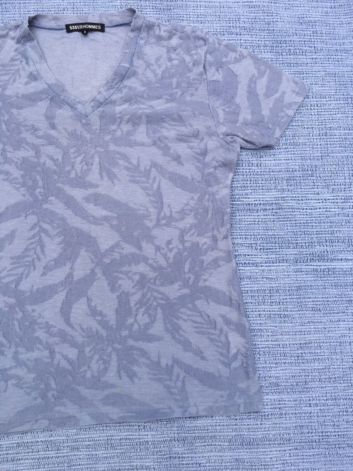 5351 POUR LES HOMMES v neck t-shirt Size US L / EU 52-54 / 3 - 4 Thumbnail