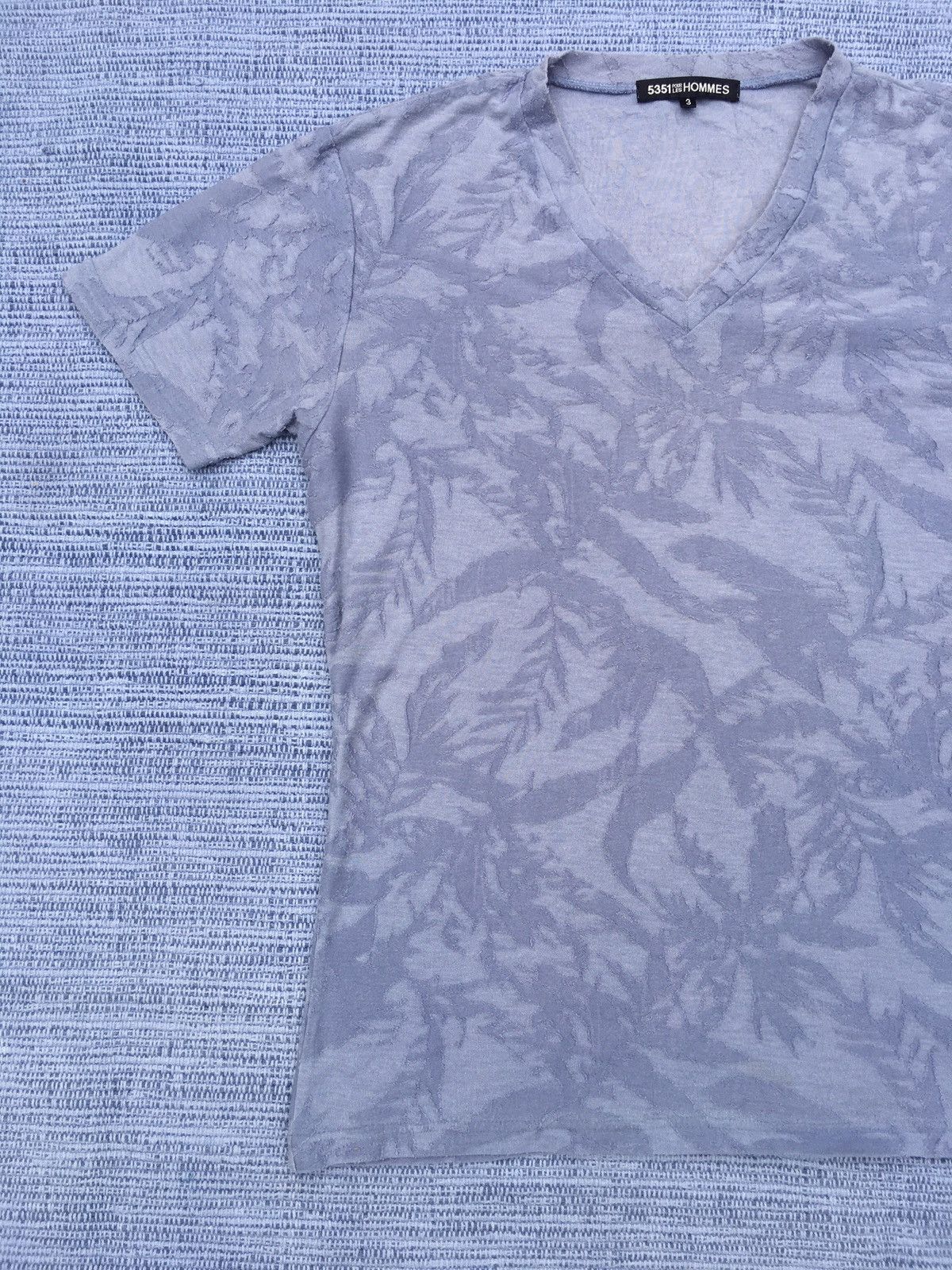 5351 POUR LES HOMMES v neck t-shirt Size US L / EU 52-54 / 3 - 6 Thumbnail