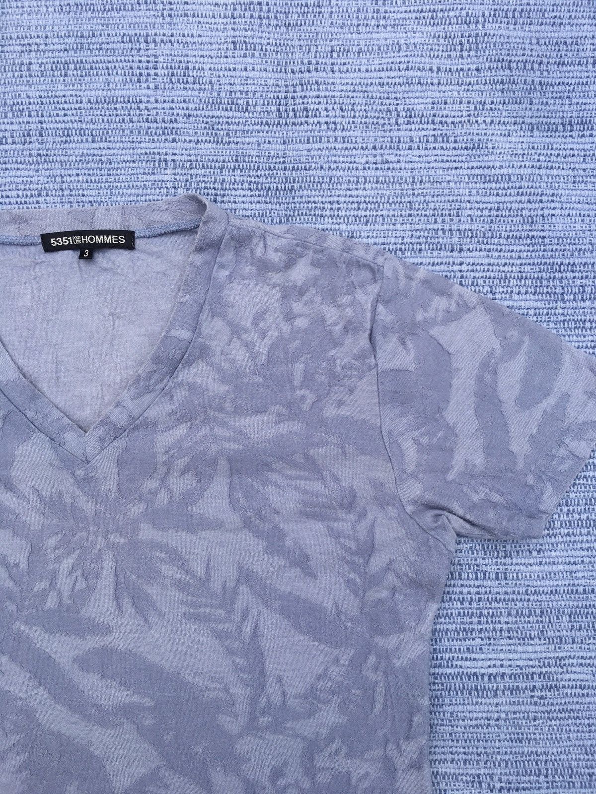 5351 POUR LES HOMMES v neck t-shirt Size US L / EU 52-54 / 3 - 7 Thumbnail
