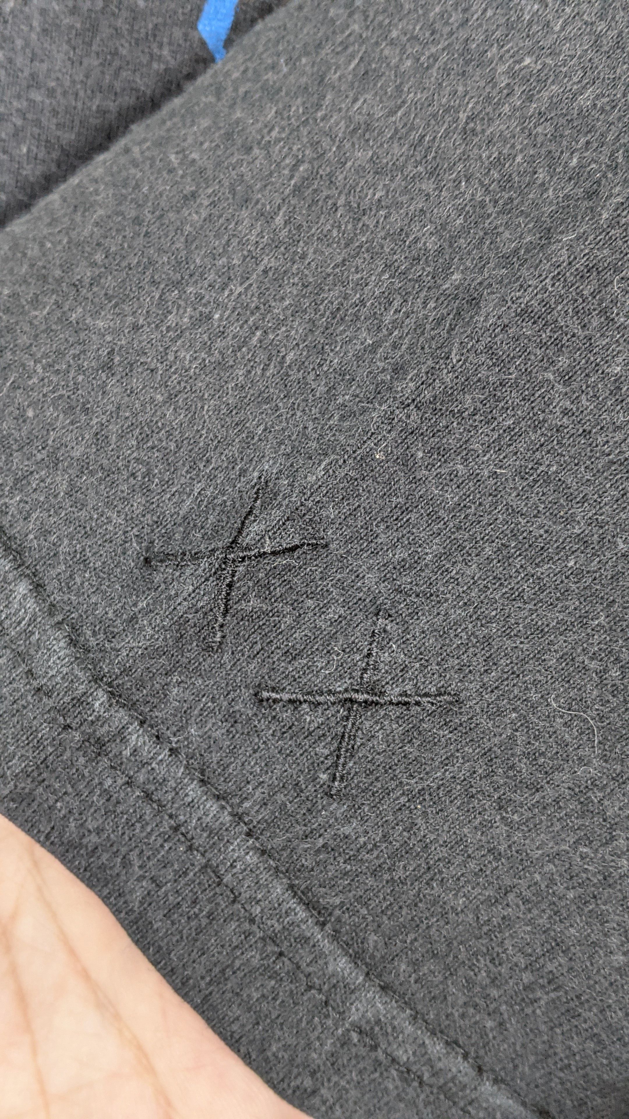 Kaws Original Fake Kaws Running Chum shirt Size US L / EU 52-54 / 3 - 3 Thumbnail