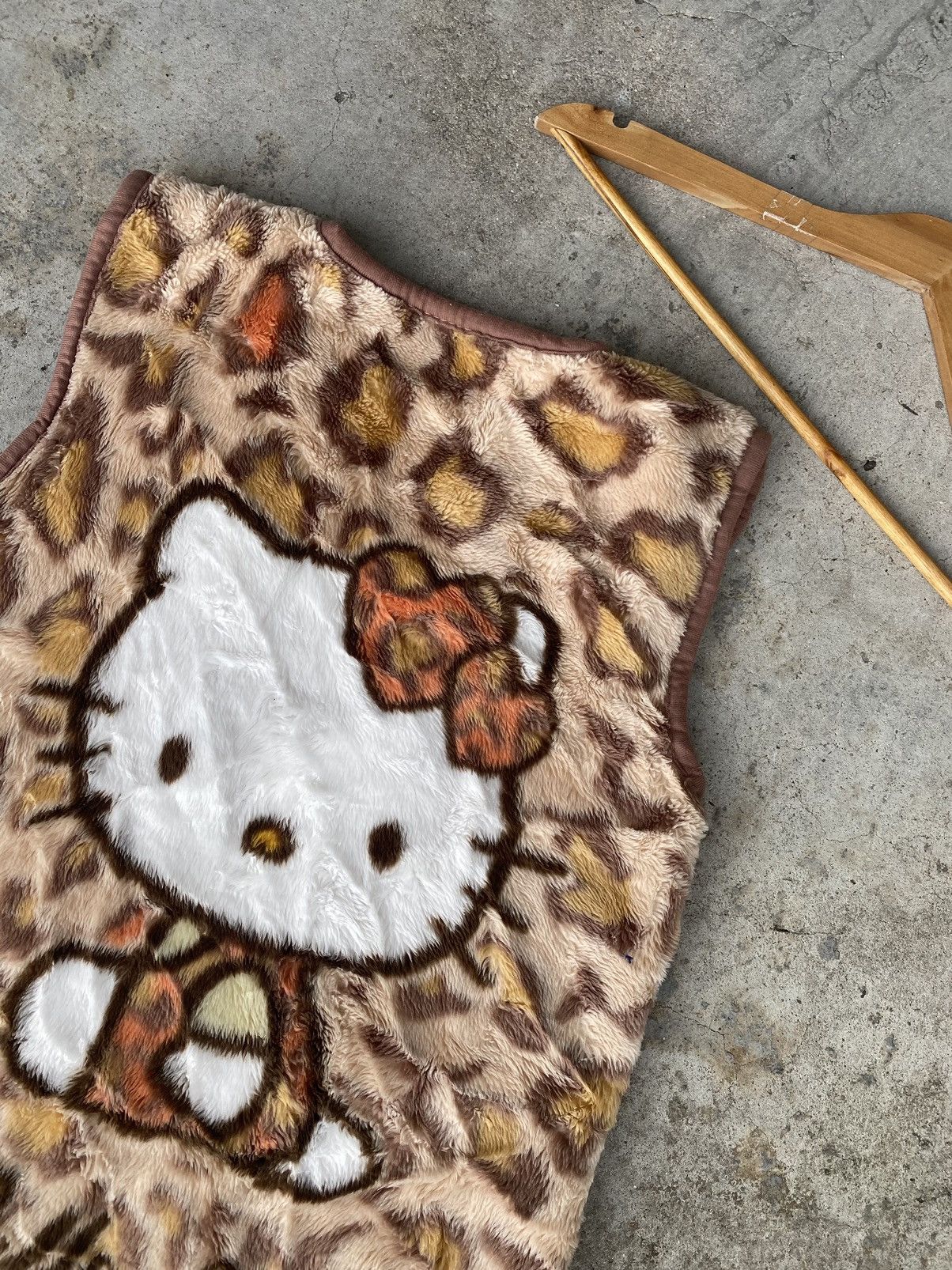 Japanese Brand × Vintage Vintage Hello Kitty Fleece Vest Big Print Size M / US 6-8 / IT 42-44 - 4 Thumbnail