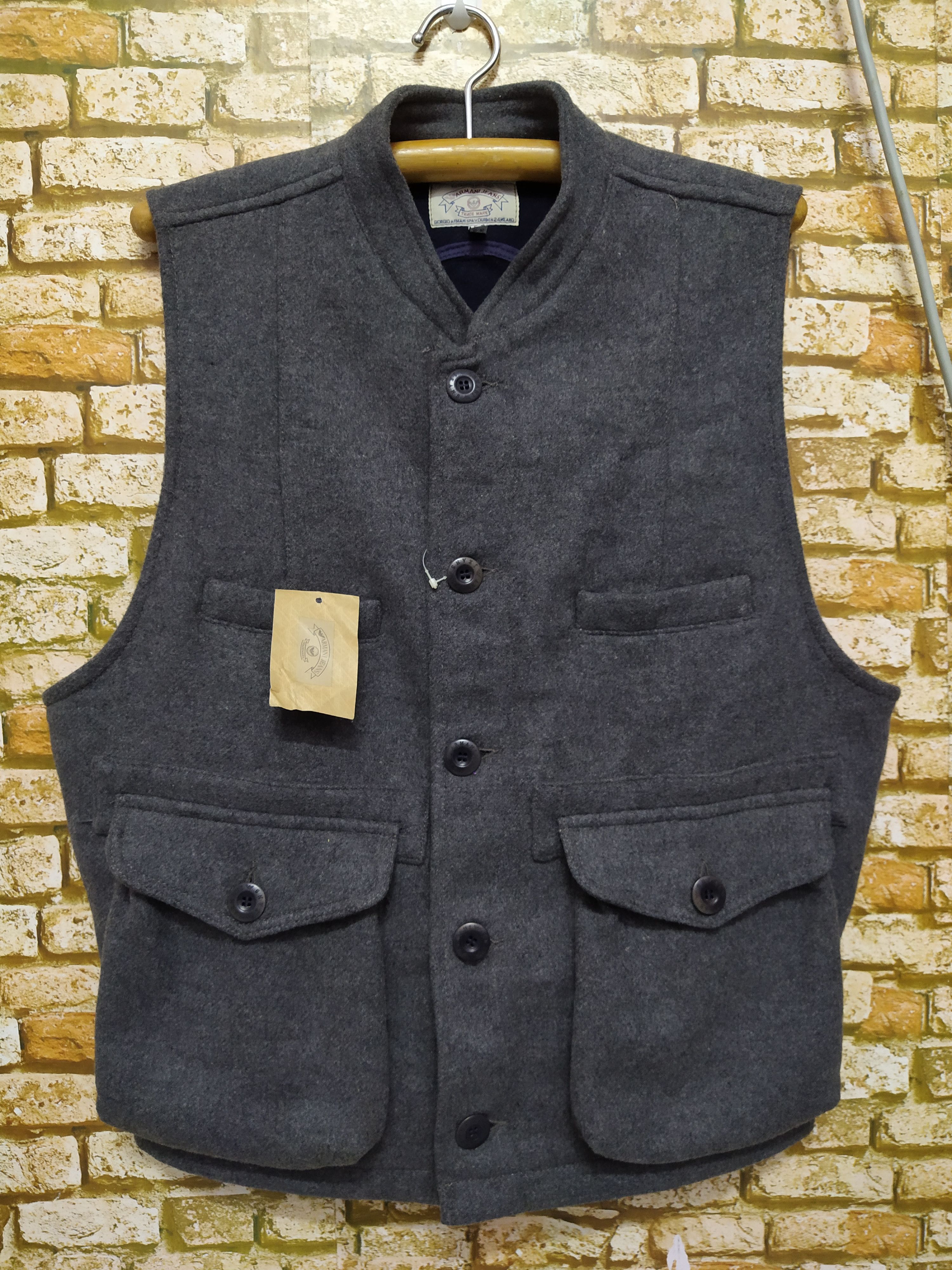 Armani ARMANI SLEEVELESS JACKET (B333) Size US M / EU 48-50 / 2 - 1 Thumbnail