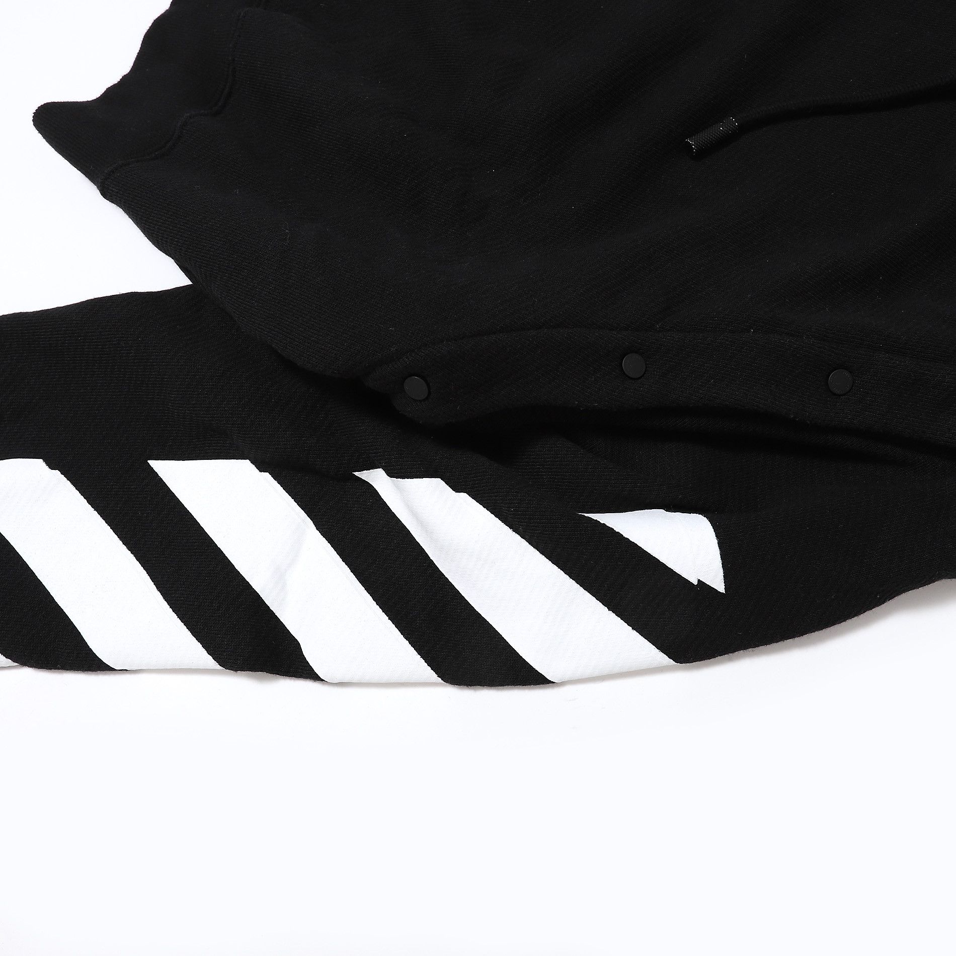 Off-White Black Cropped Hoodie by Virgil Abloh Size US M / EU 48-50 / 2 - 3 Thumbnail