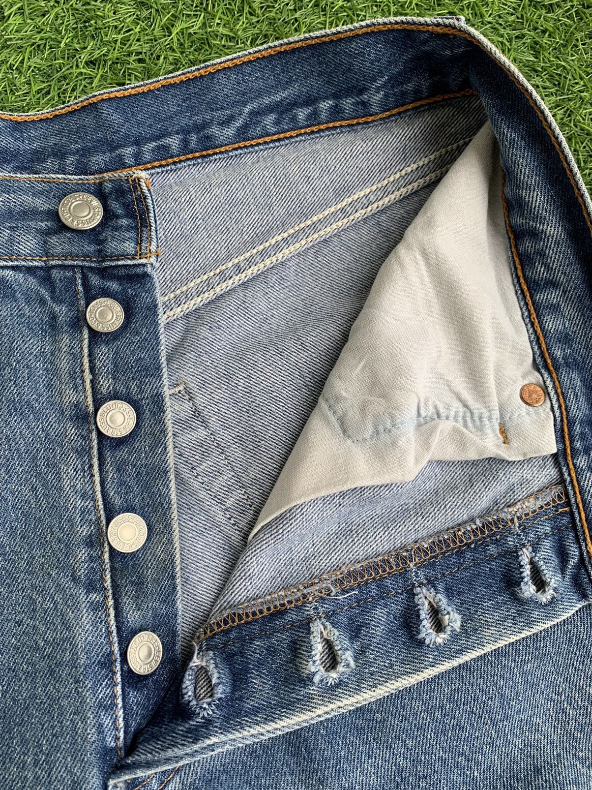 Levi's Vintage Distressed Levis Denim Jeans Size US 32 / EU 48 - 16 Thumbnail