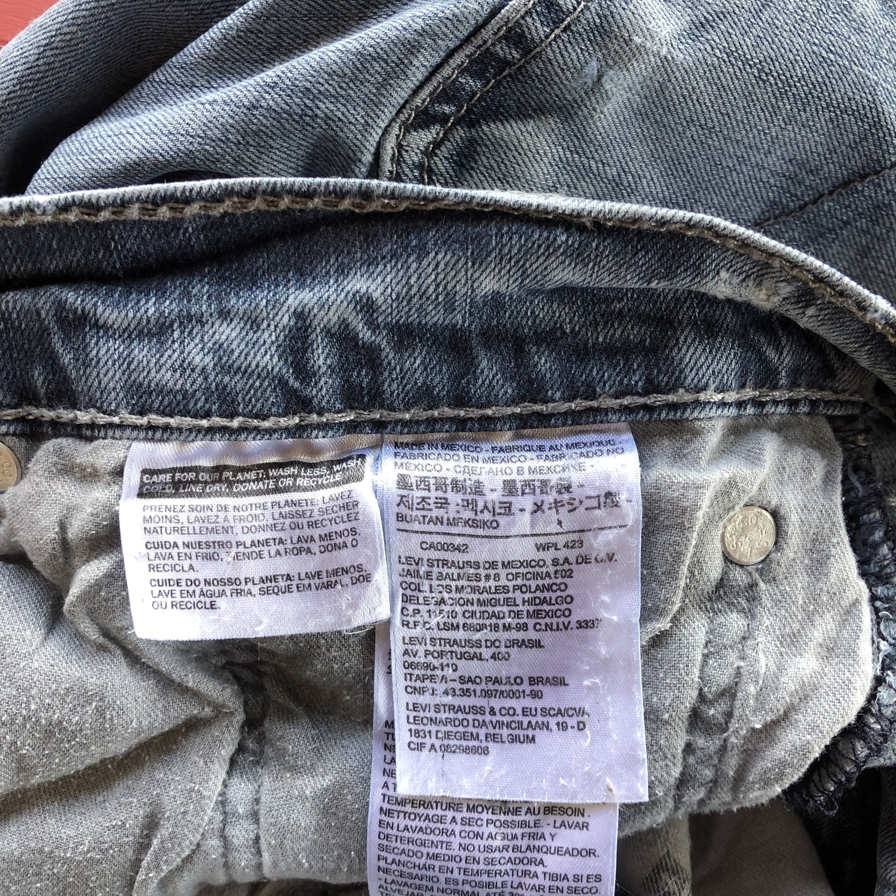 Levi's Vintage Levis Distressed Jeans Levi's Faded Light Wash Denim Size US 32 / EU 48 - 9 Thumbnail