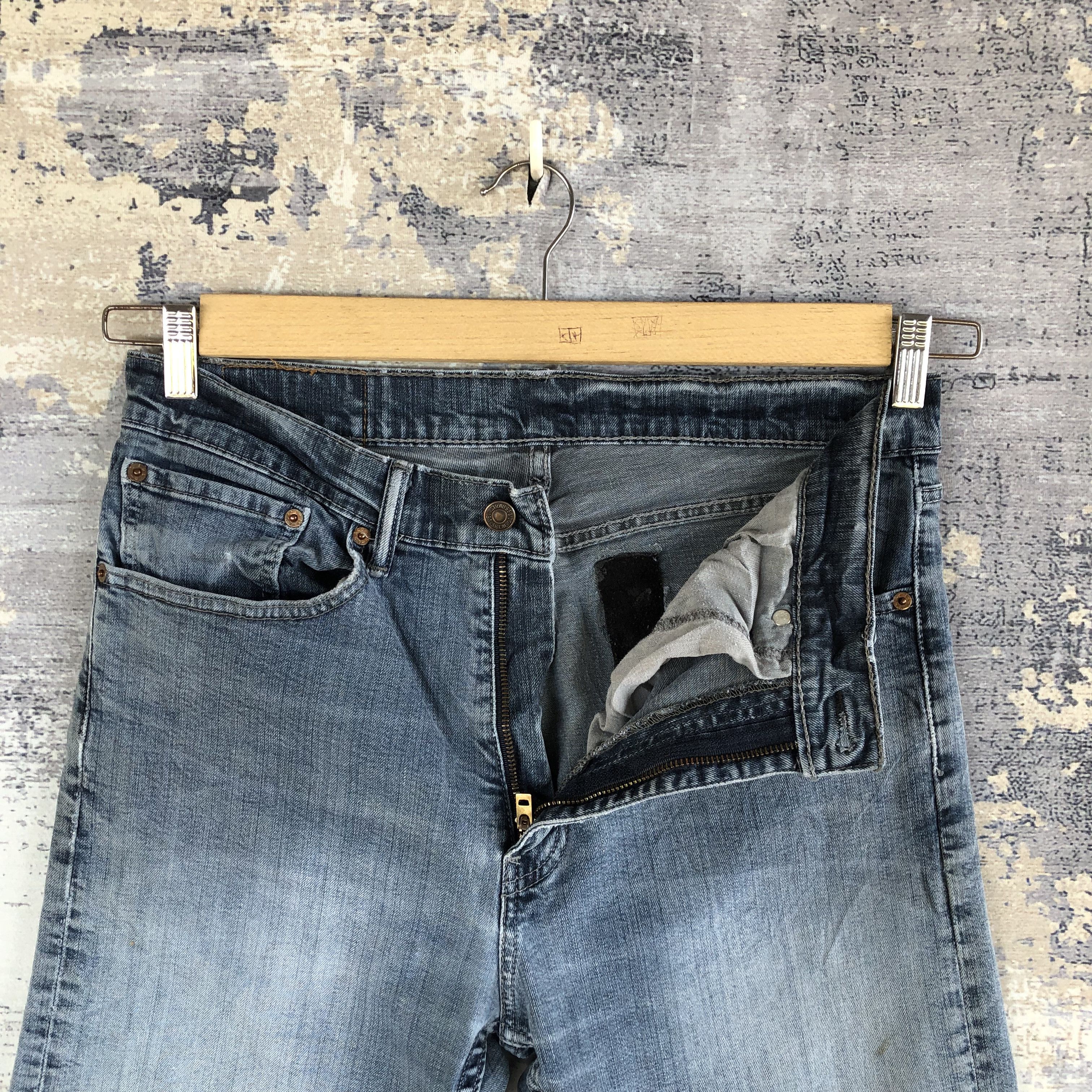 Levi's Vintage Levis Distressed Jeans Levi's Faded Light Wash Denim Size US 32 / EU 48 - 6 Thumbnail