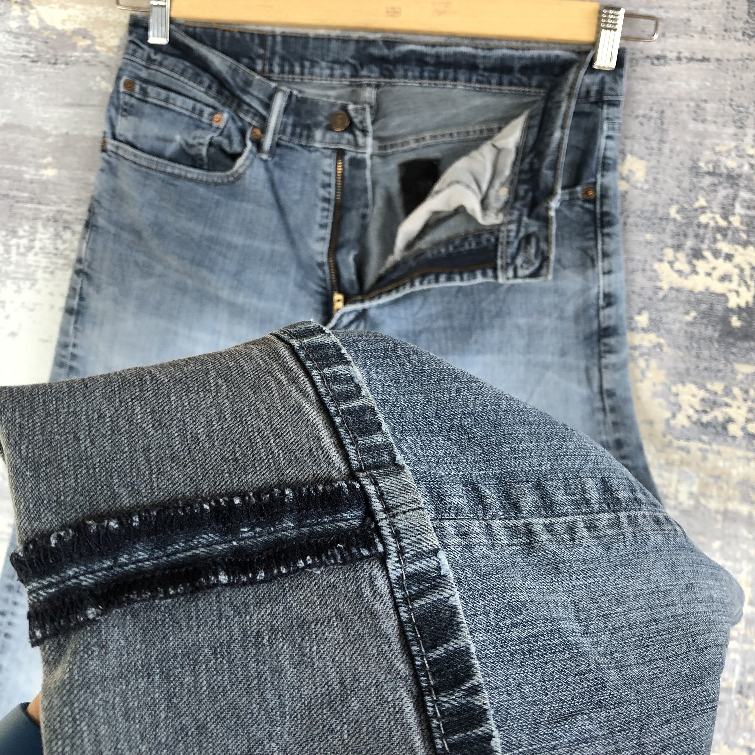 Levi's Vintage Levis Distressed Jeans Levi's Faded Light Wash Denim Size US 32 / EU 48 - 8 Thumbnail