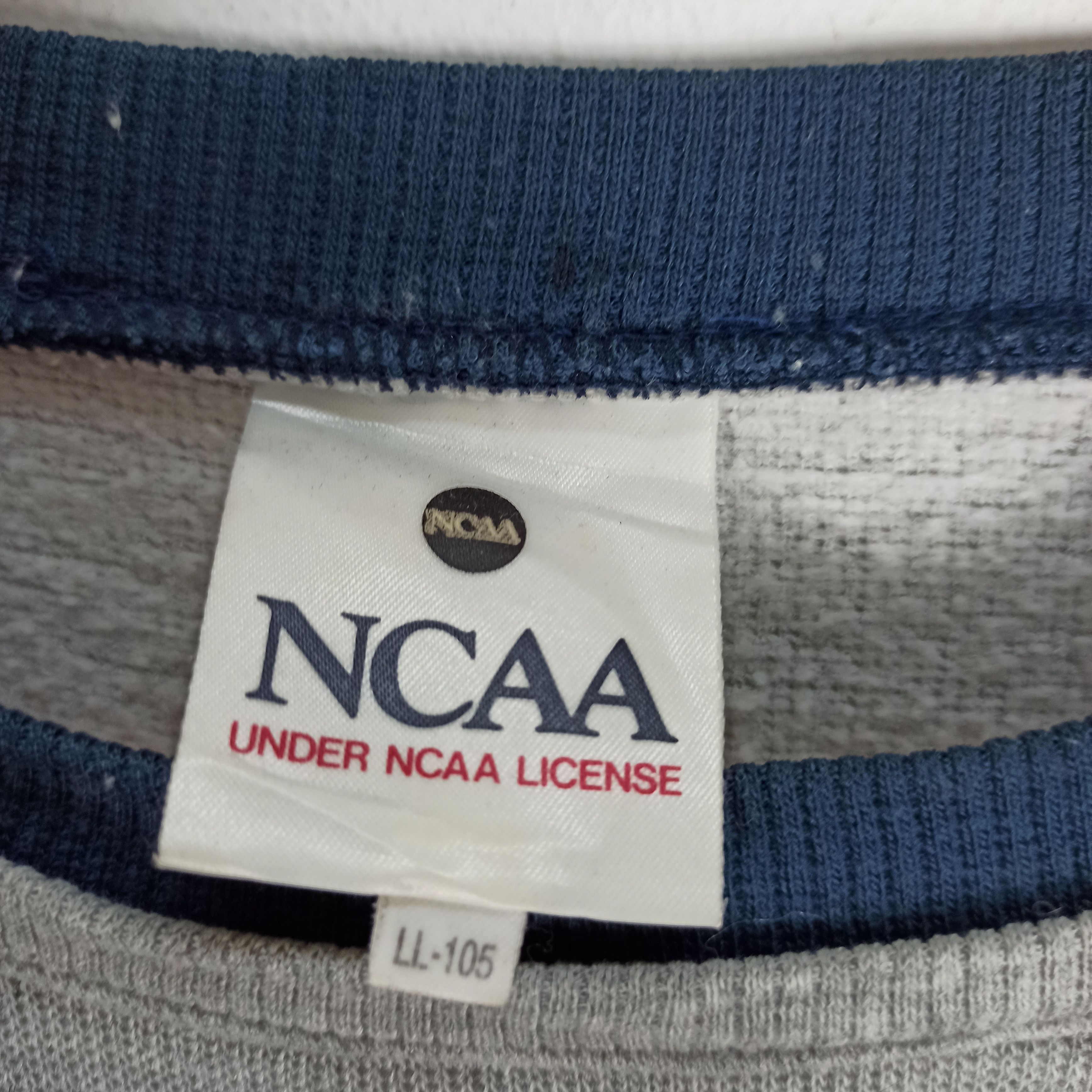 Descente Vintage🔥 NCAA Desente Sweatshirt Crewneck jumper Size US XL / EU 56 / 4 - 5 Thumbnail