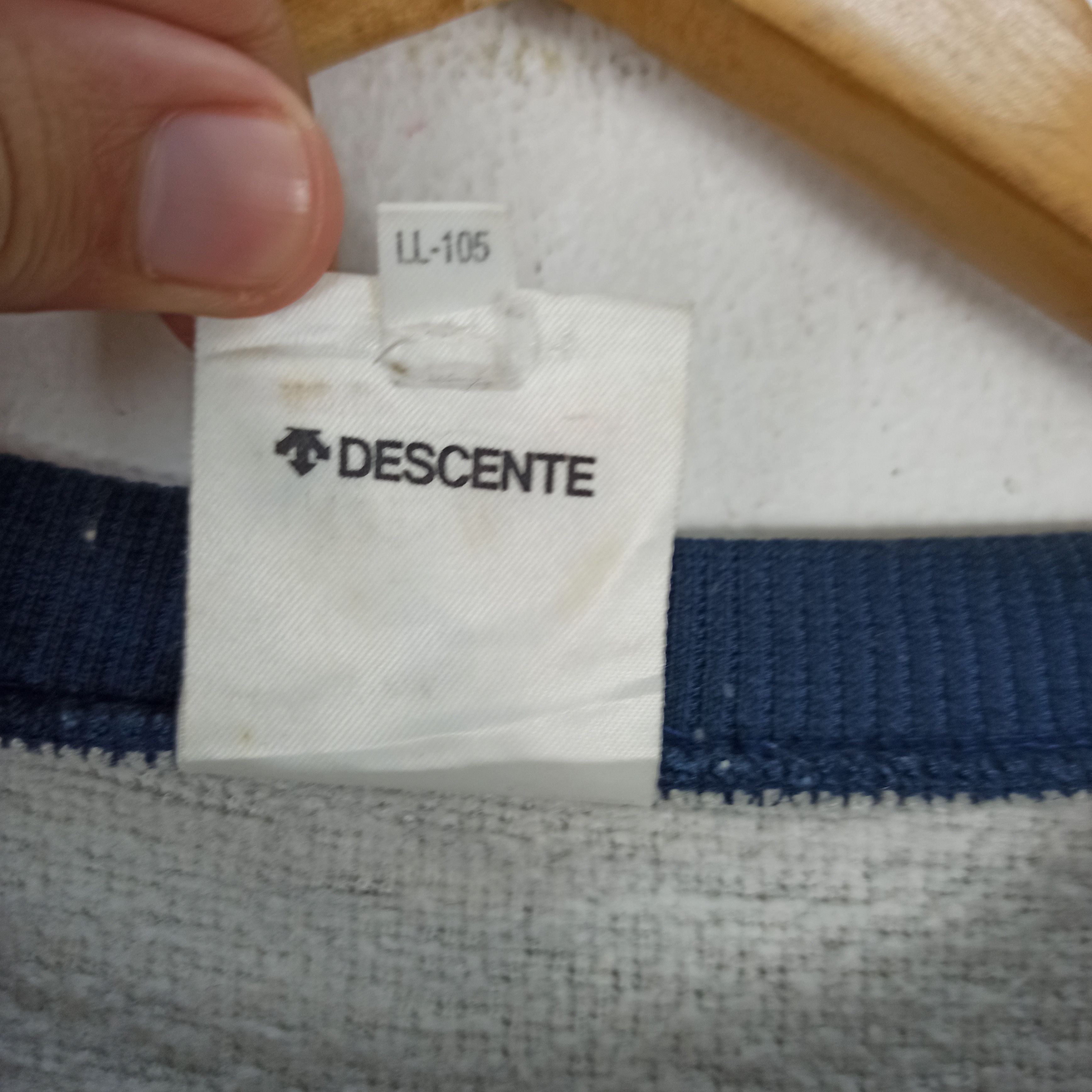 Descente Vintage🔥 NCAA Desente Sweatshirt Crewneck jumper Size US XL / EU 56 / 4 - 6 Thumbnail