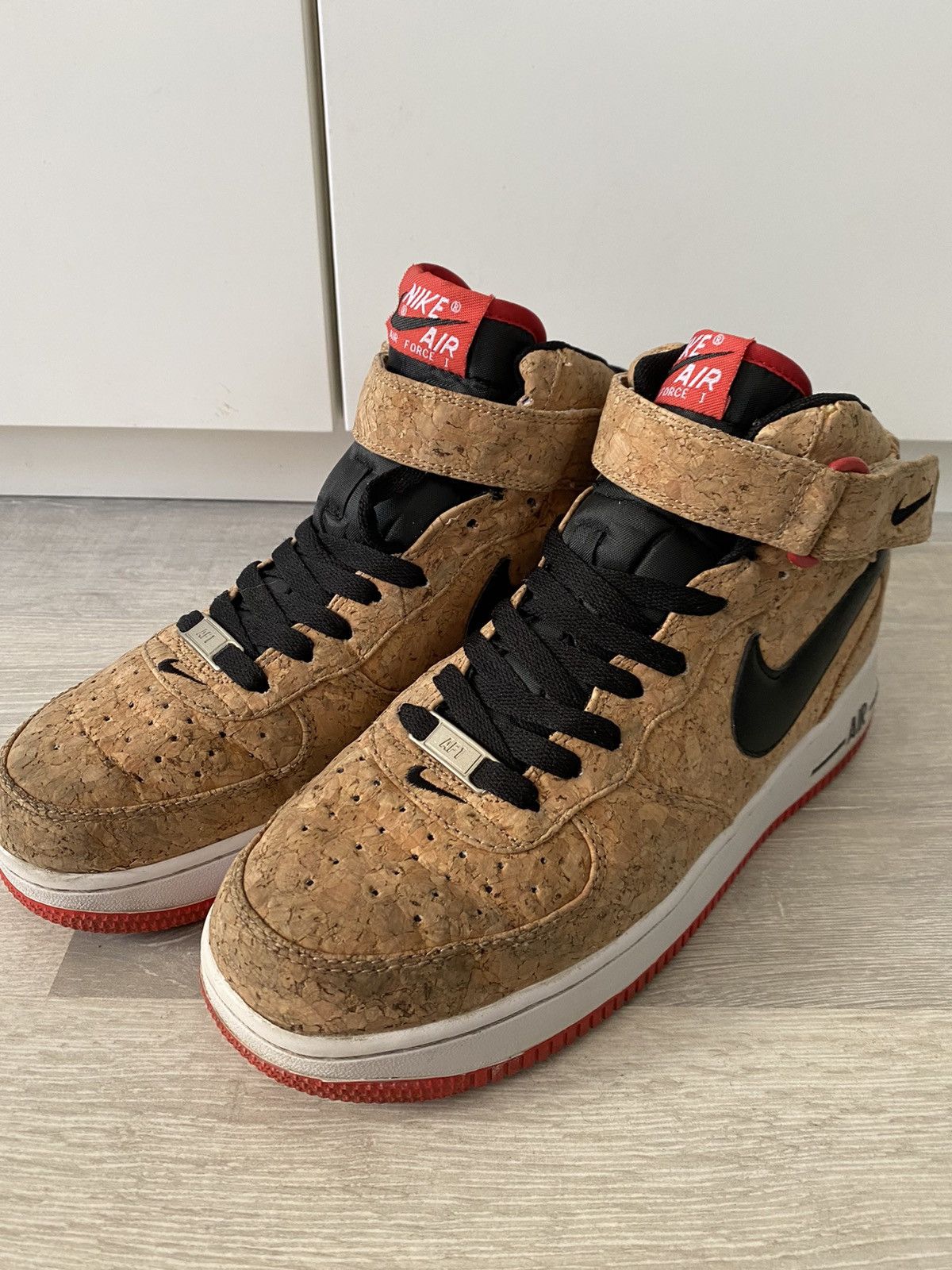 Nike RARE! Air Force 1 Mid Cork 2015 Size US 7 / EU 40 - 2 Thumbnail