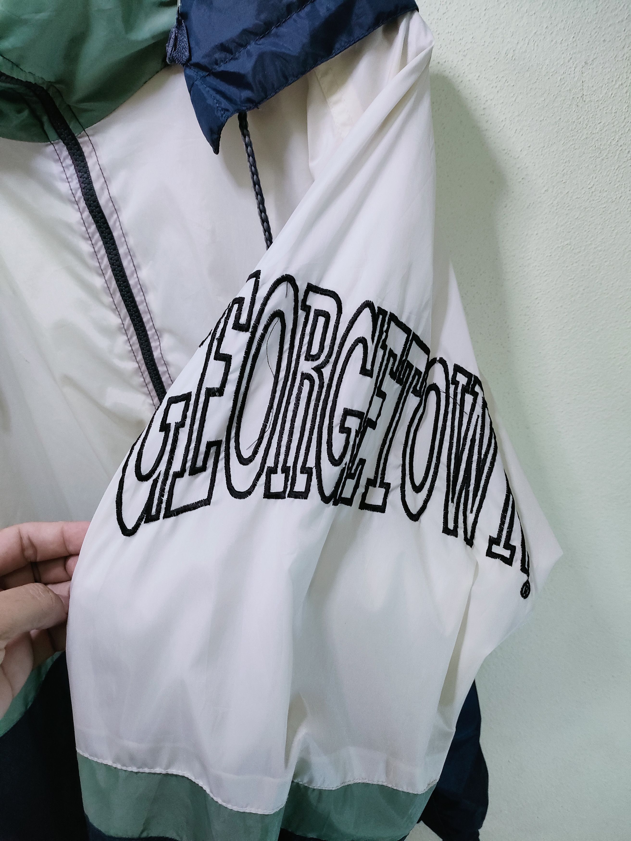 Vintage Vintage Georgetown Hoyas Windbreaker Jacket Size US XL / EU 56 / 4 - 5 Thumbnail