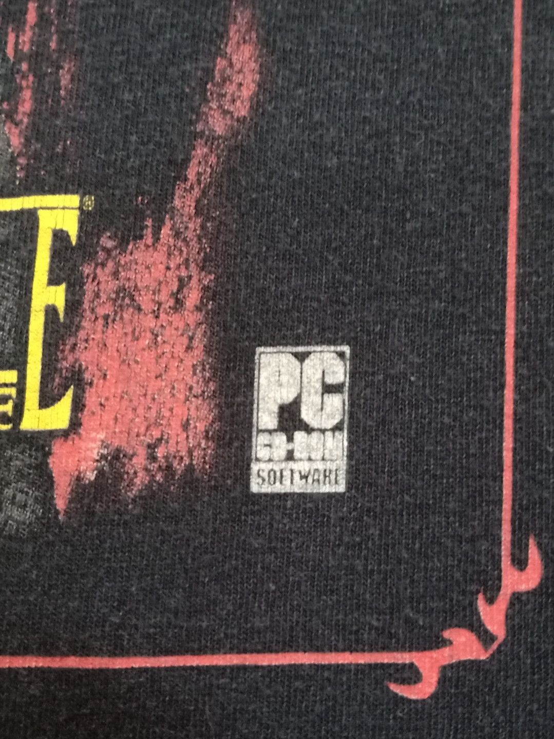 The Game Vintage Vampire the Masquerade Bloodlines GameStop T-shirt Size US XL / EU 56 / 4 - 9 Thumbnail