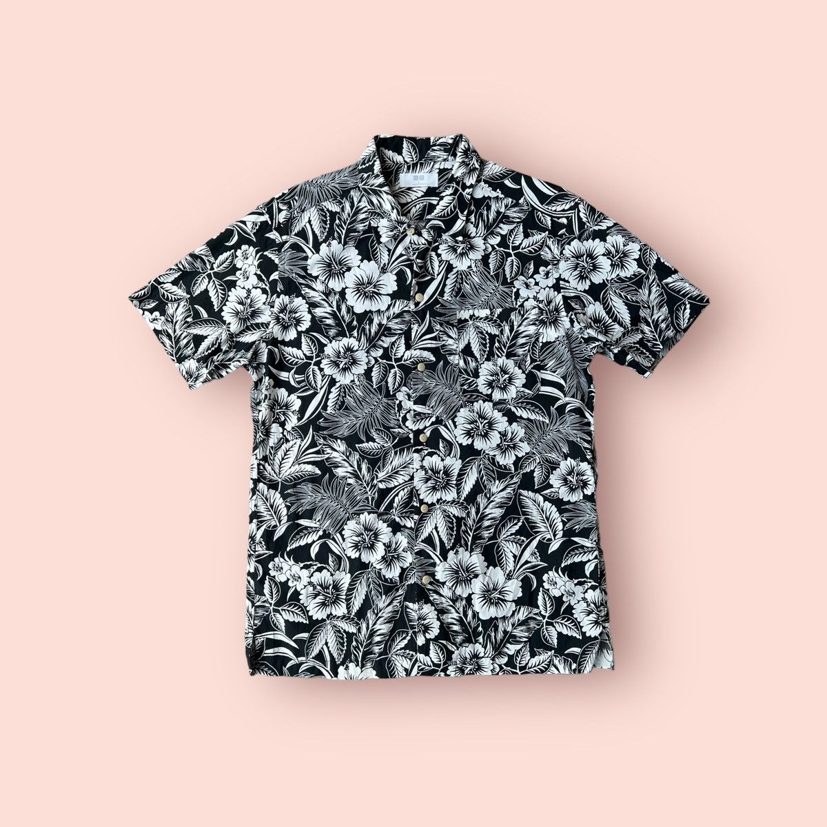 Japanese Brand × Jun Takahashi × Uniqlo UNIQLO HIBISCUS HAWAIIAN SHIRT Size US L / EU 52-54 / 3 - 1 Thumbnail