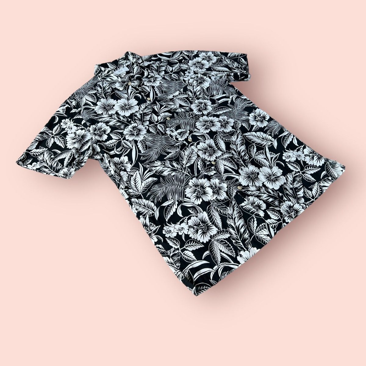 Japanese Brand × Jun Takahashi × Uniqlo UNIQLO HIBISCUS HAWAIIAN SHIRT Size US L / EU 52-54 / 3 - 5 Thumbnail