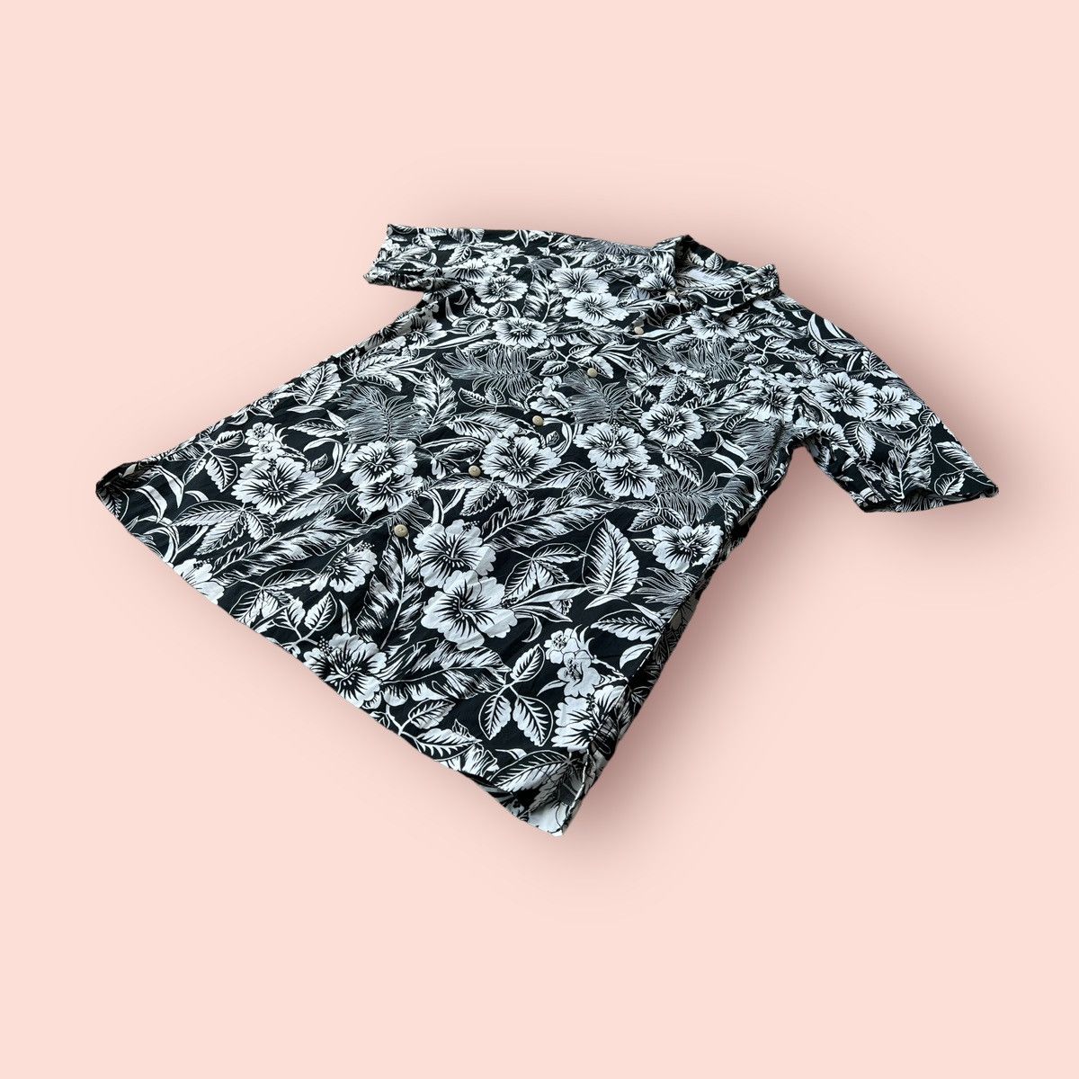 Japanese Brand × Jun Takahashi × Uniqlo UNIQLO HIBISCUS HAWAIIAN SHIRT Size US L / EU 52-54 / 3 - 6 Thumbnail