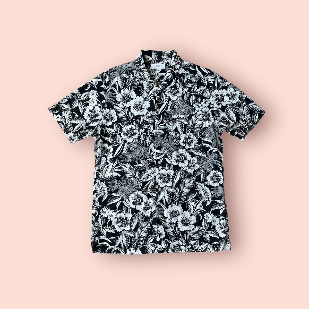 Japanese Brand × Jun Takahashi × Uniqlo UNIQLO HIBISCUS HAWAIIAN SHIRT Size US L / EU 52-54 / 3 - 3 Thumbnail