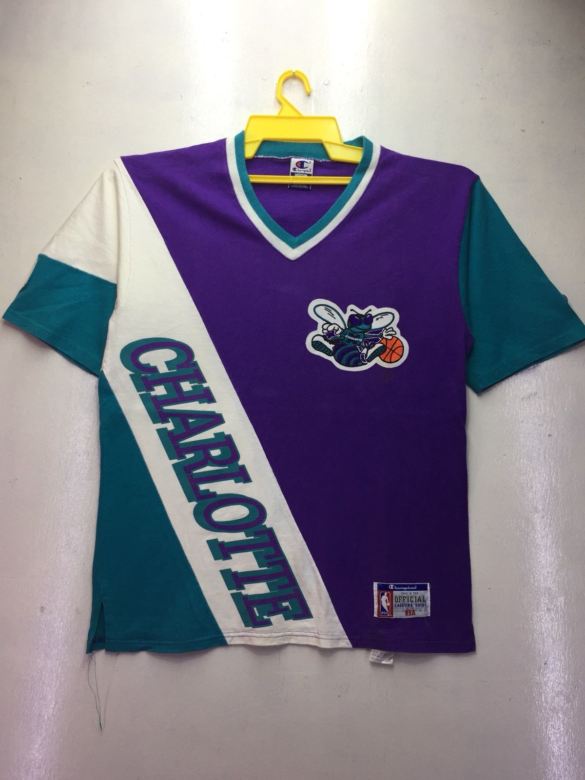 Champion Vintage Charlotte Hornet NBA Shirt Size US M / EU 48-50 / 2 - 1 Thumbnail
