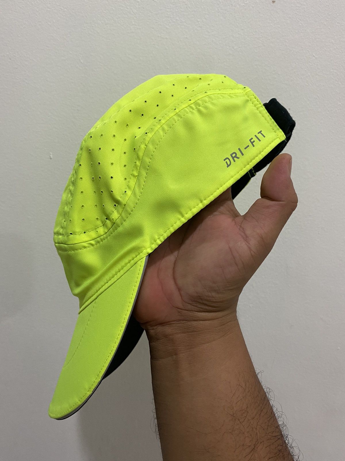 Nike Nike Trail Neon Hat Size ONE SIZE - 2 Thumbnail