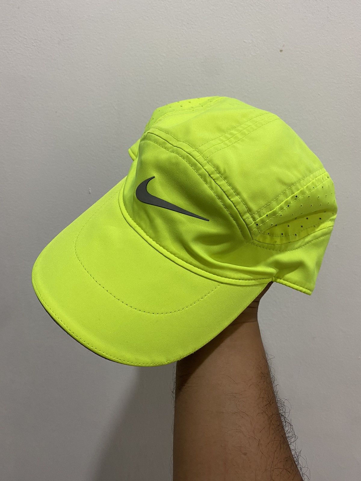 Nike Nike Trail Neon Hat Size ONE SIZE - 1 Thumbnail
