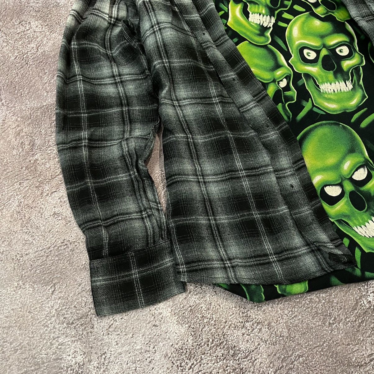 Vintage Vintage 90s Plaid Shirt Graphic Tee Grunge Streetwear Boxy S Size US S / EU 44-46 / 1 - 3 Thumbnail