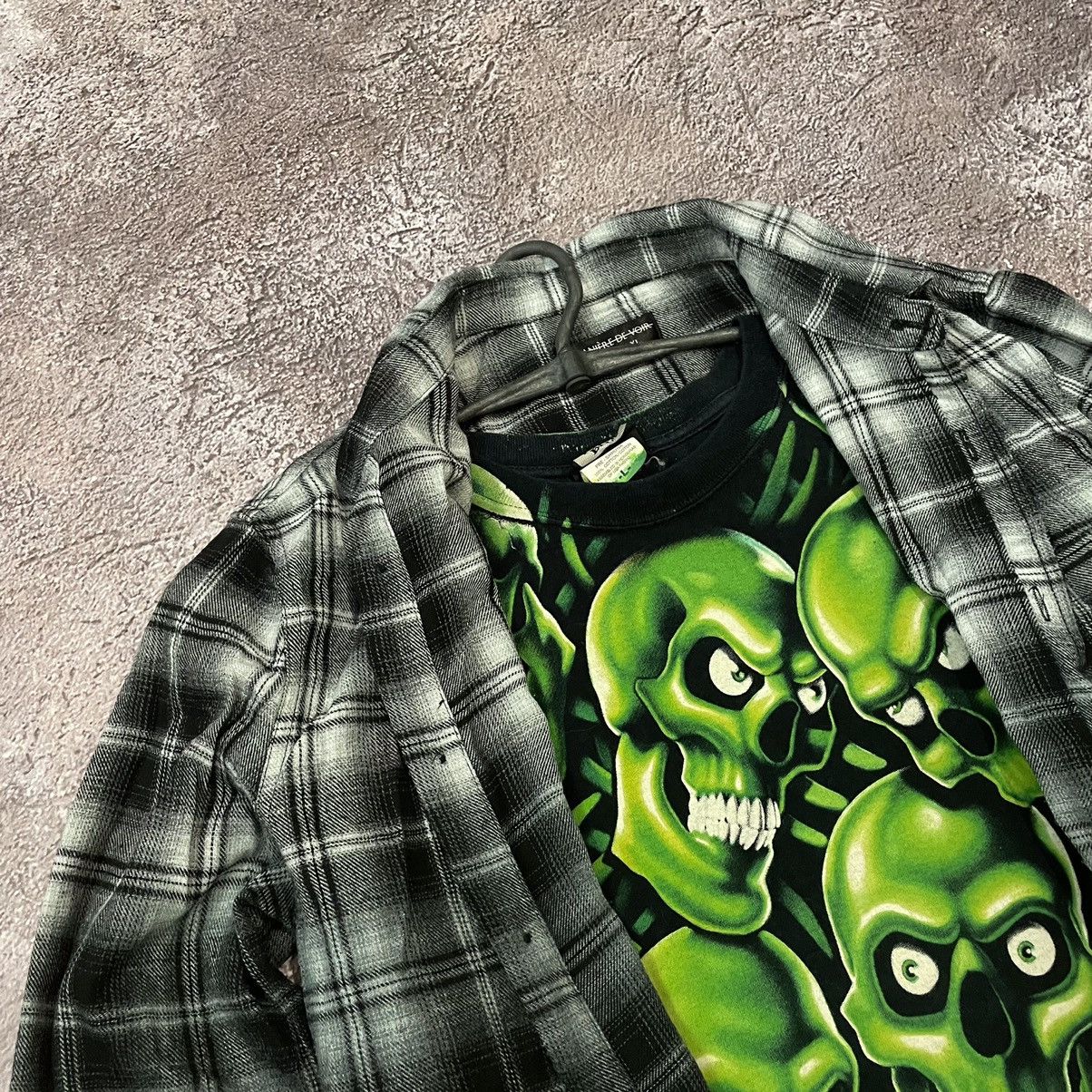 Vintage Vintage 90s Y2K Plaid Shirt Graphic Tee Grunge Skate Baggy S Size US S / EU 44-46 / 1 - 4 Thumbnail
