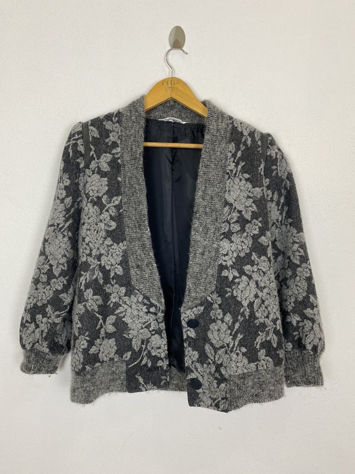 Japanese Brand PEARL FASHION FLOWER CARDIGAN NICE DESIGN Size US M / EU 48-50 / 2 - 3 Thumbnail