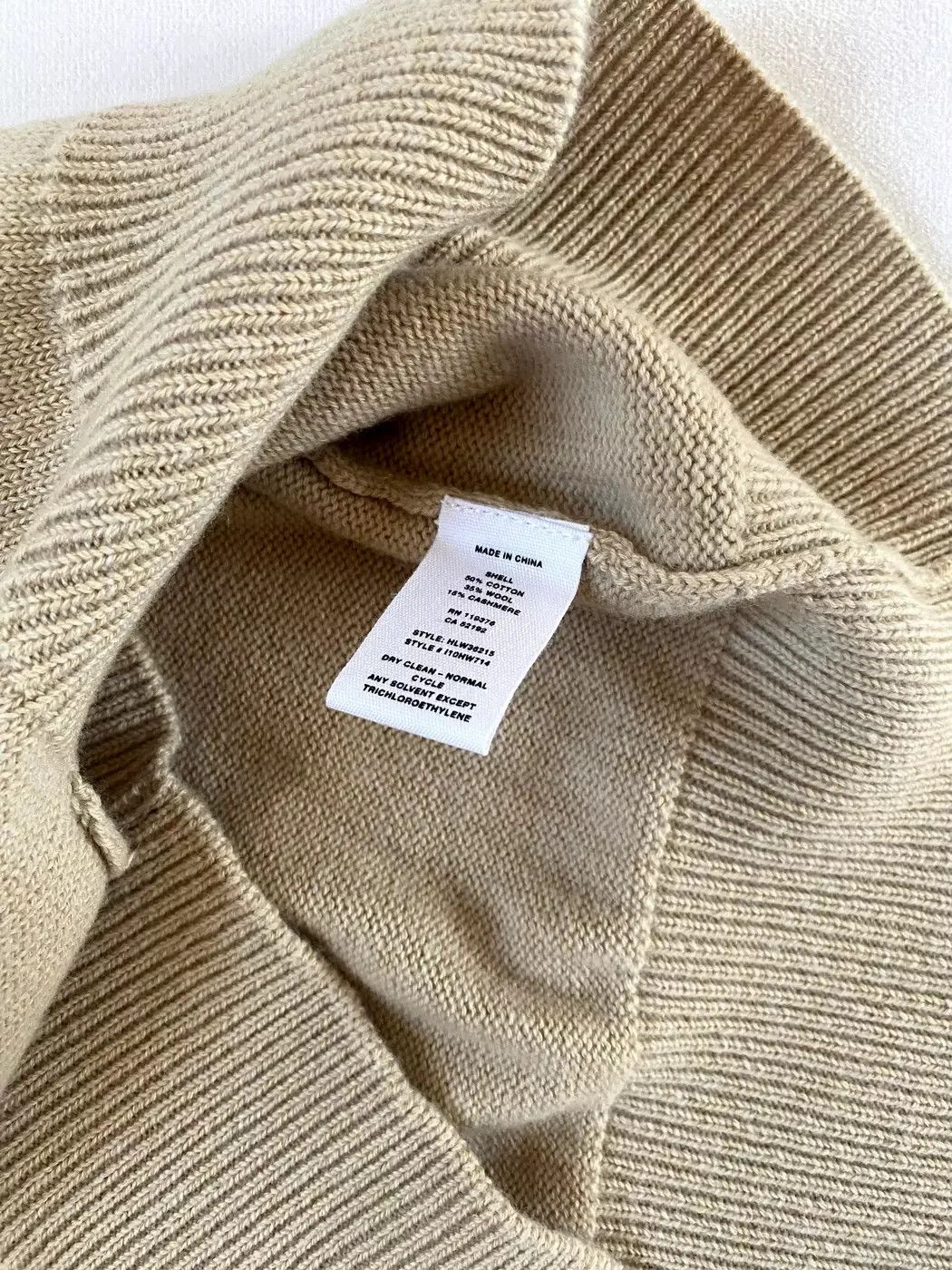 Helmut Lang ⚡️QUICK SALE⚡️ Helmut Lang Beige Slash V-neck Knit Size US XS / EU 42 / 0 - 4 Thumbnail