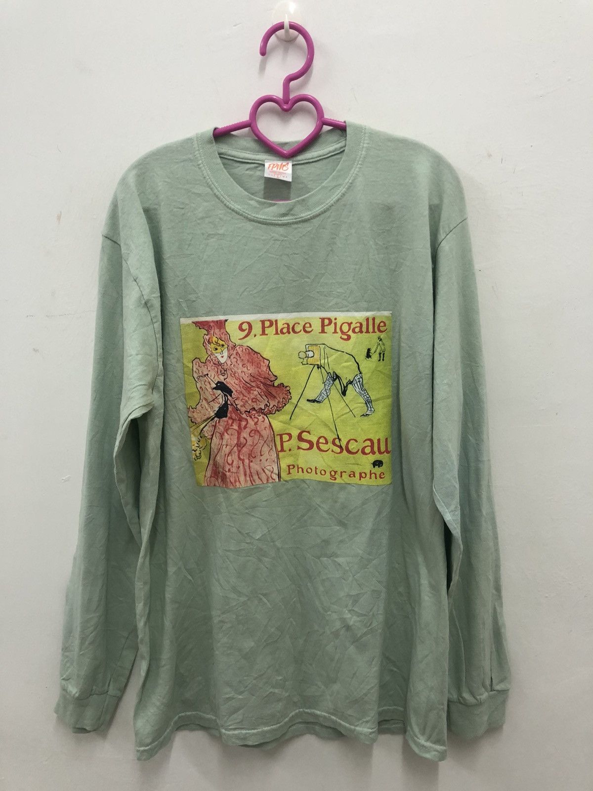 image of 9 Place Pigalle Sescau Photographe Art Shirt in Green, Men's (Size Medium)