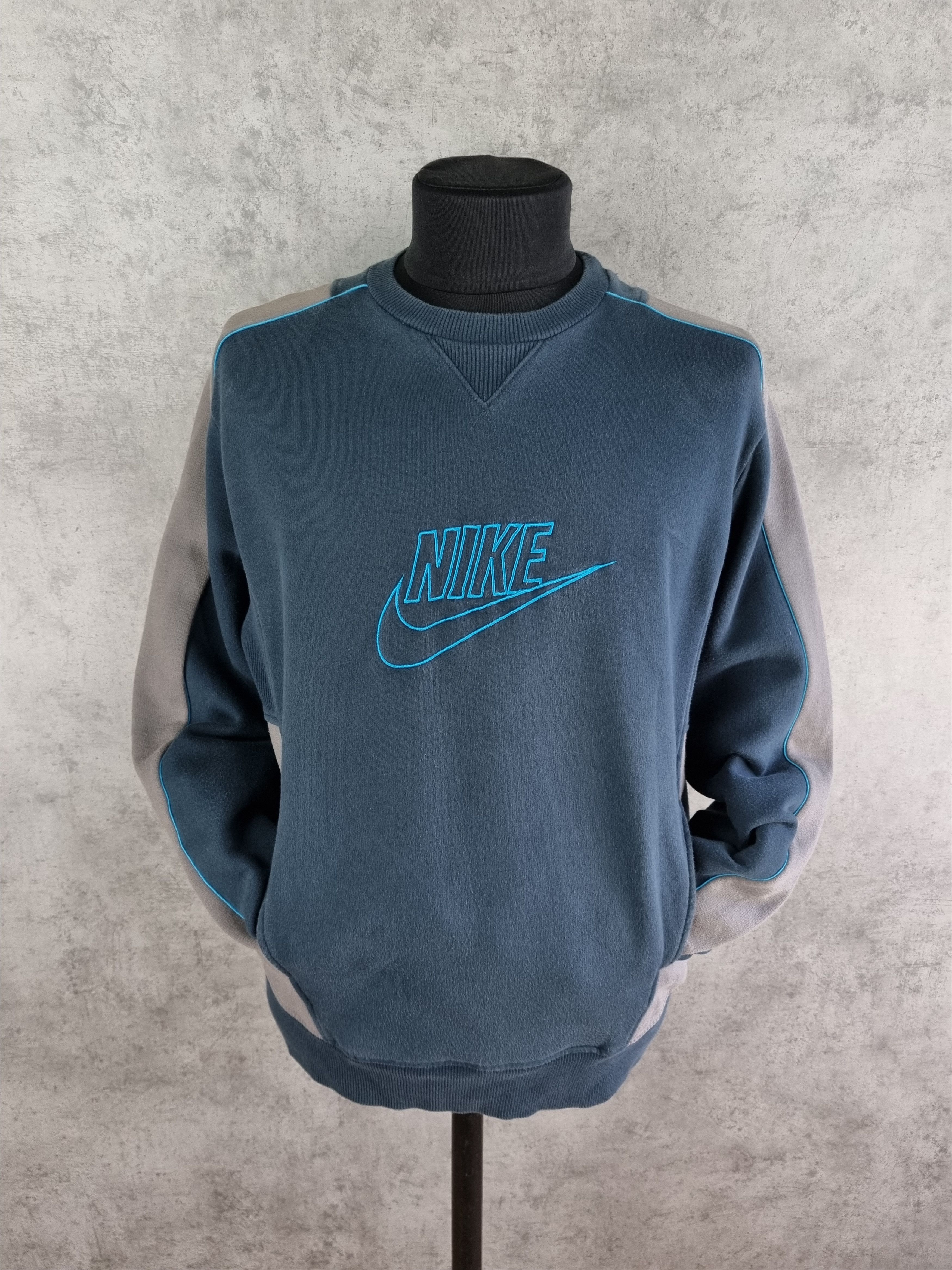 Nike × Vintage 90s Faded NIKE Embroidery swoosh 2 pockets sweatshirt Size US L / EU 52-54 / 3 - 1 Thumbnail