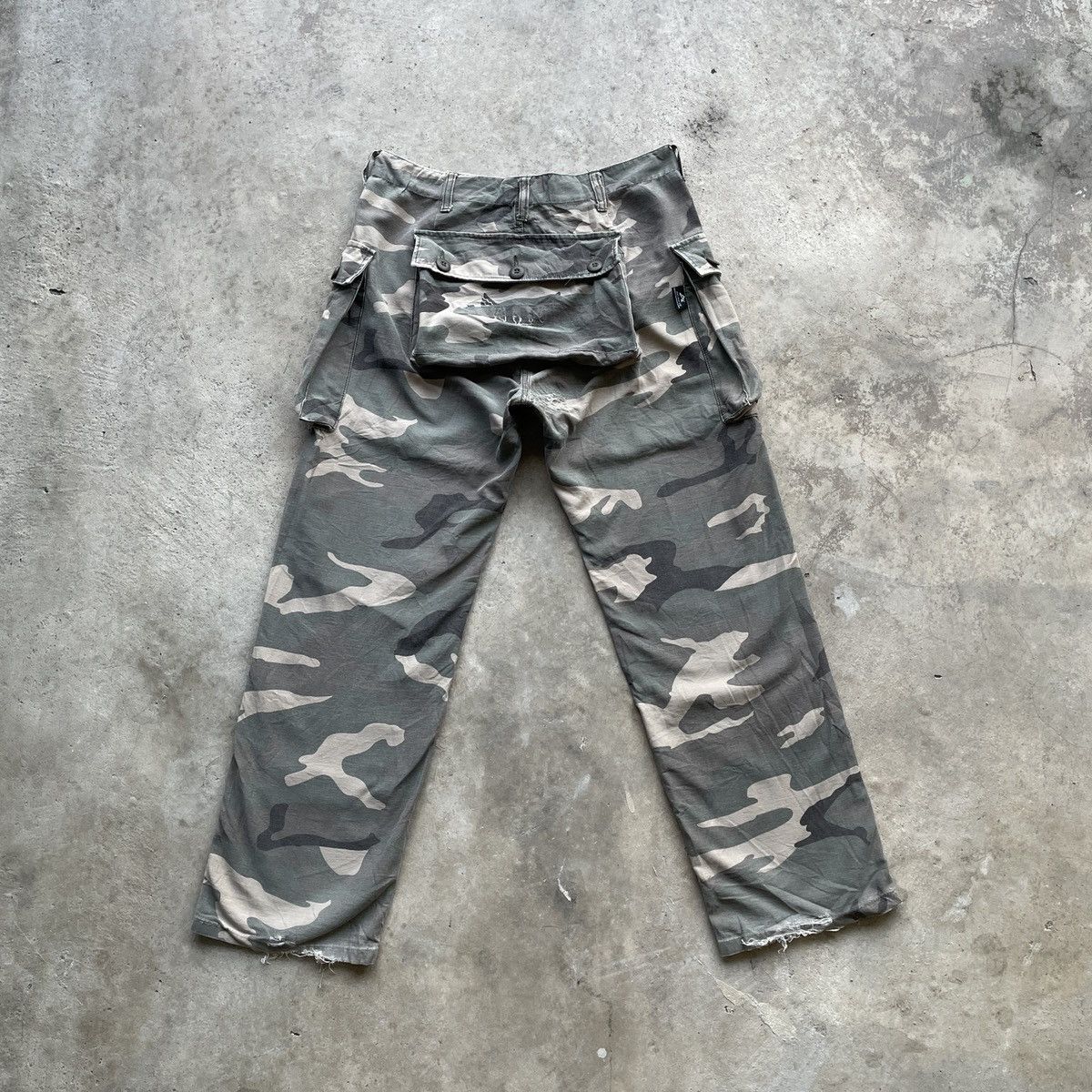 image of Vintage Avirex Camouflage Faded Multipocket Monkey Pants, Men's (Size 31)