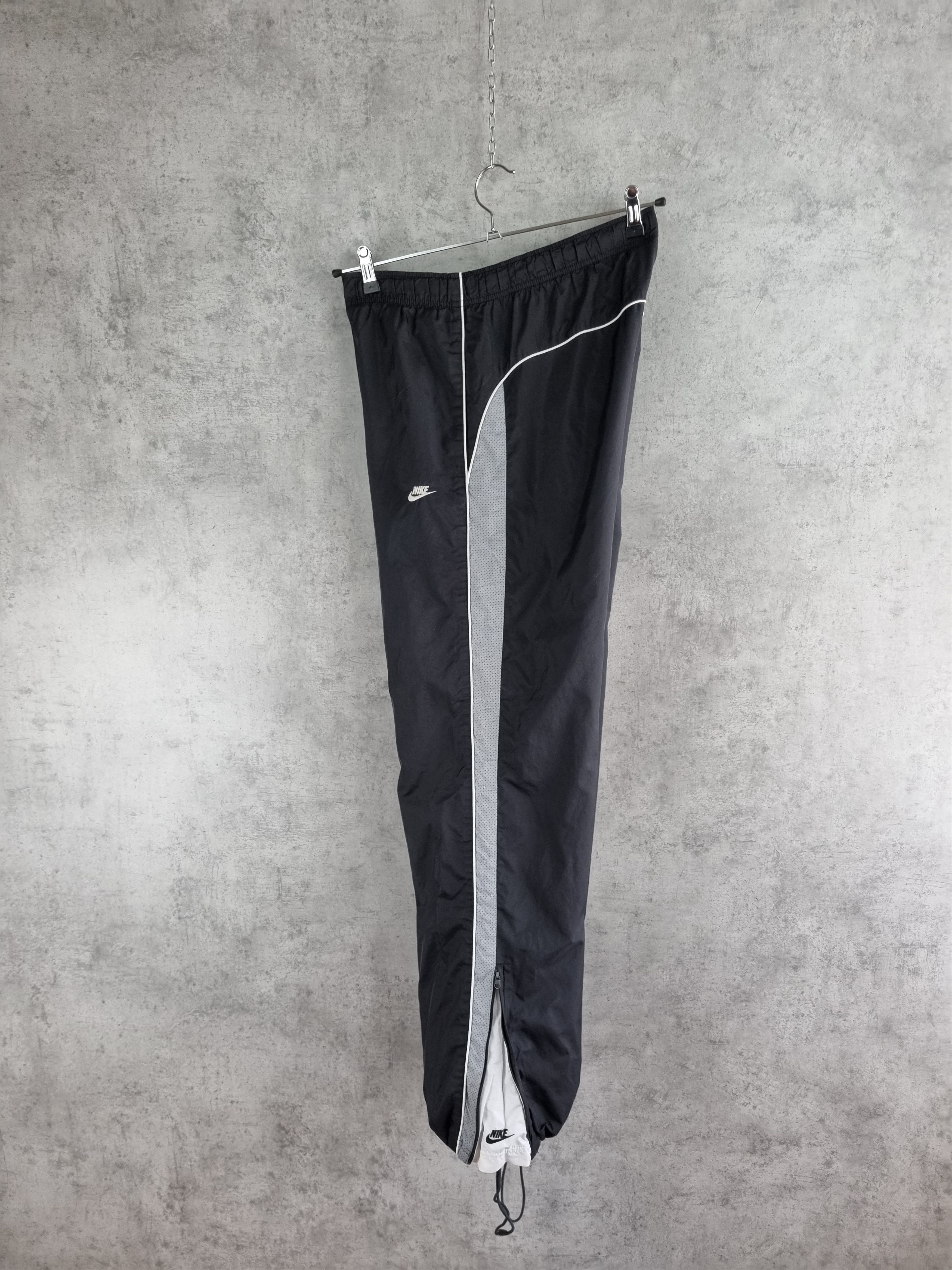 Nike × Vintage Vintage 90s NIKE Swoosh Sport Track Pants Nylon Black Size US 32 / EU 48 - 6 Thumbnail