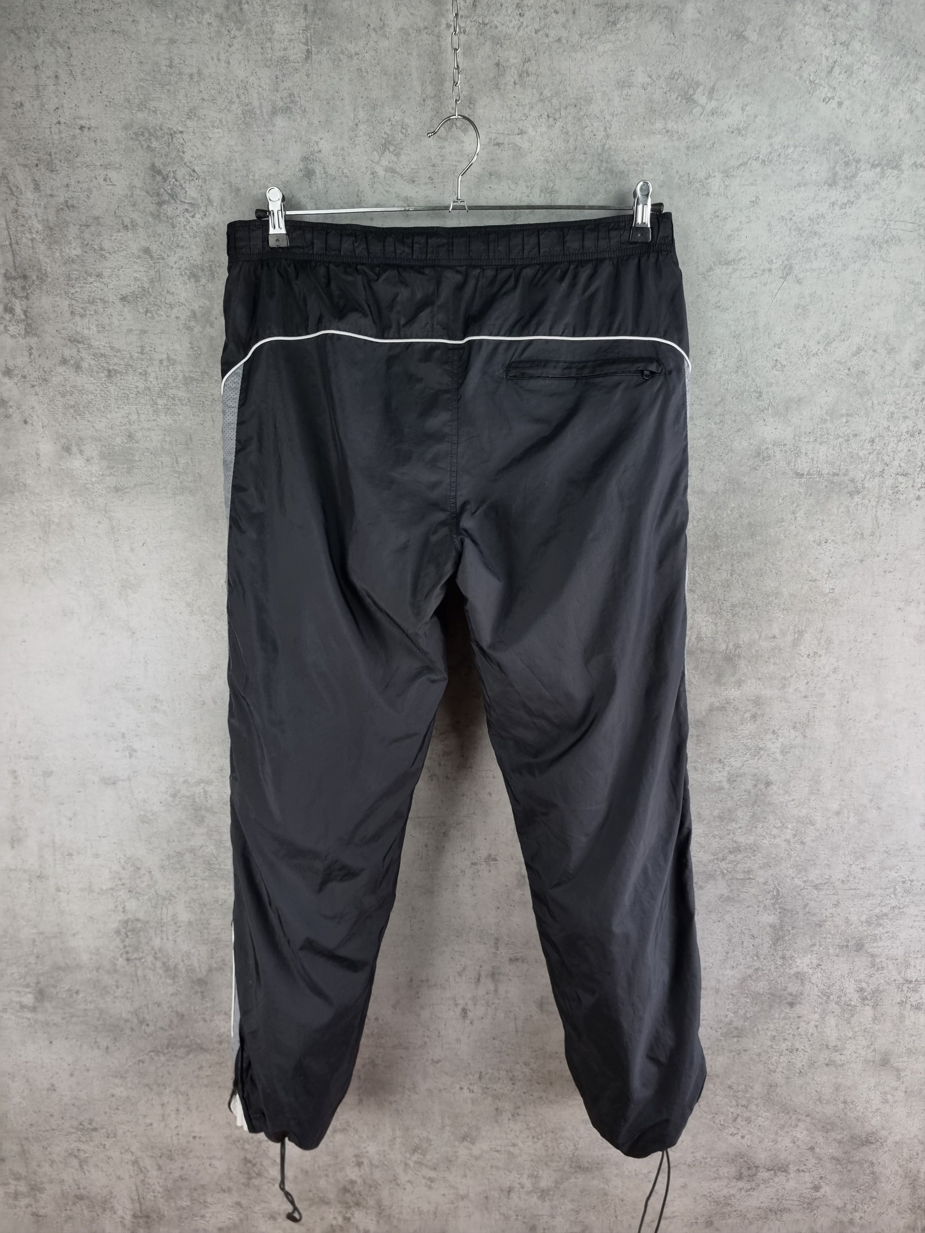 Nike × Vintage Vintage 90s NIKE Swoosh Sport Track Pants Nylon Black Size US 32 / EU 48 - 5 Thumbnail