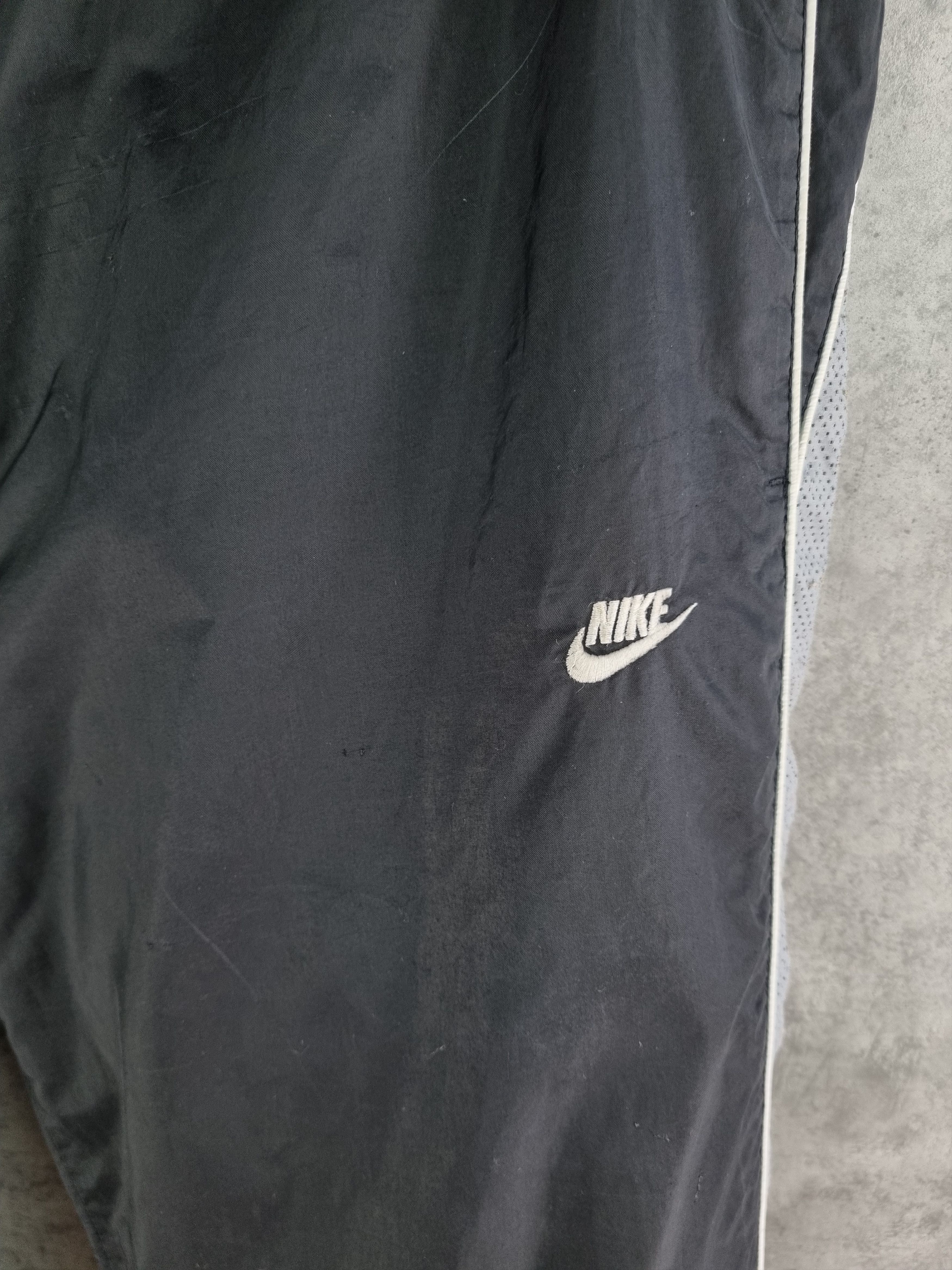 Nike × Vintage Vintage 90s NIKE Swoosh Sport Track Pants Nylon Black Size US 32 / EU 48 - 13 Thumbnail