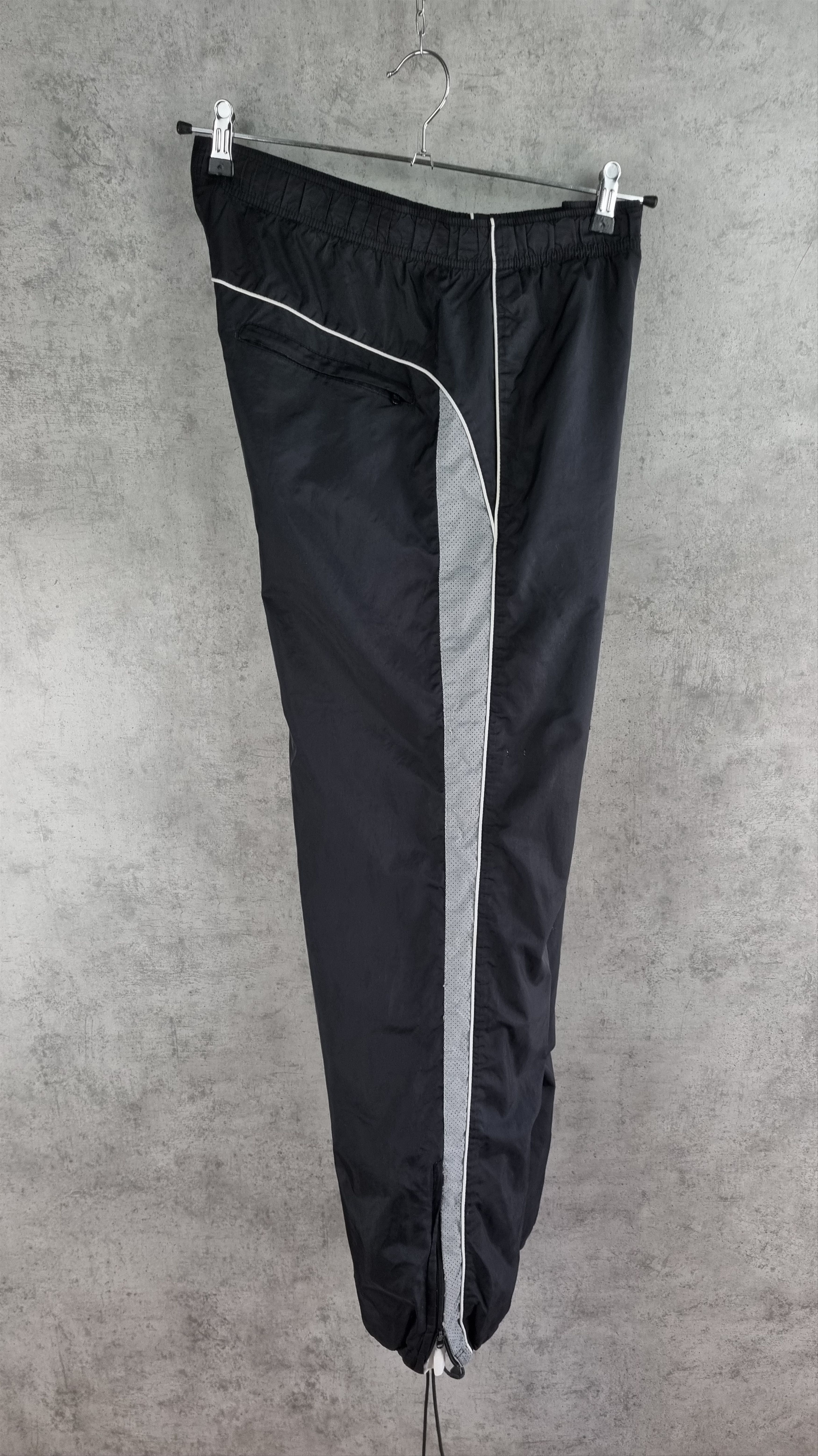 Nike × Vintage Vintage 90s NIKE Swoosh Sport Track Pants Nylon Black Size US 32 / EU 48 - 8 Thumbnail