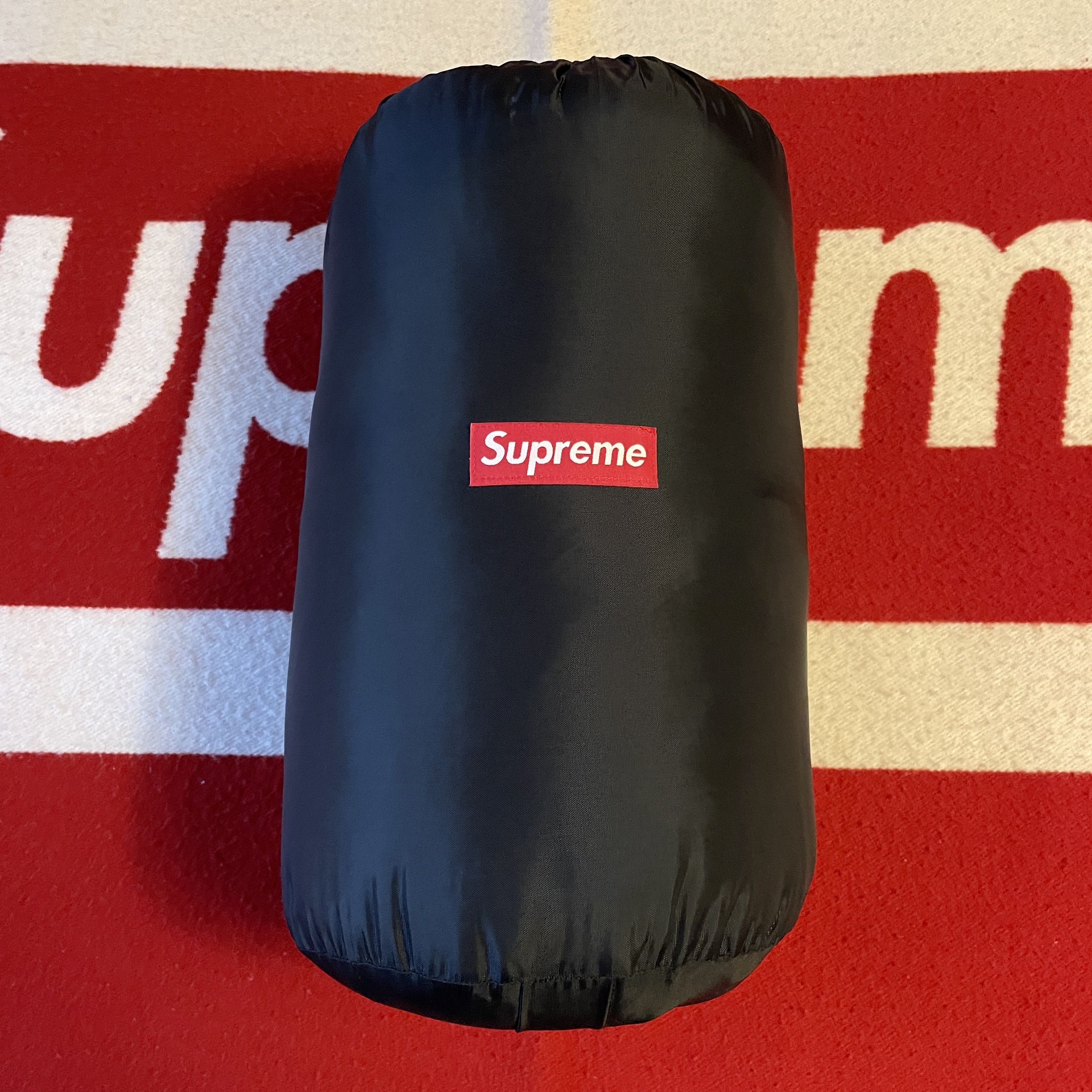 Supreme × The North Face Supreme x TNF - Dolomite Sleeping Bag 2011 Red RARE Size ONE SIZE - 11 Thumbnail